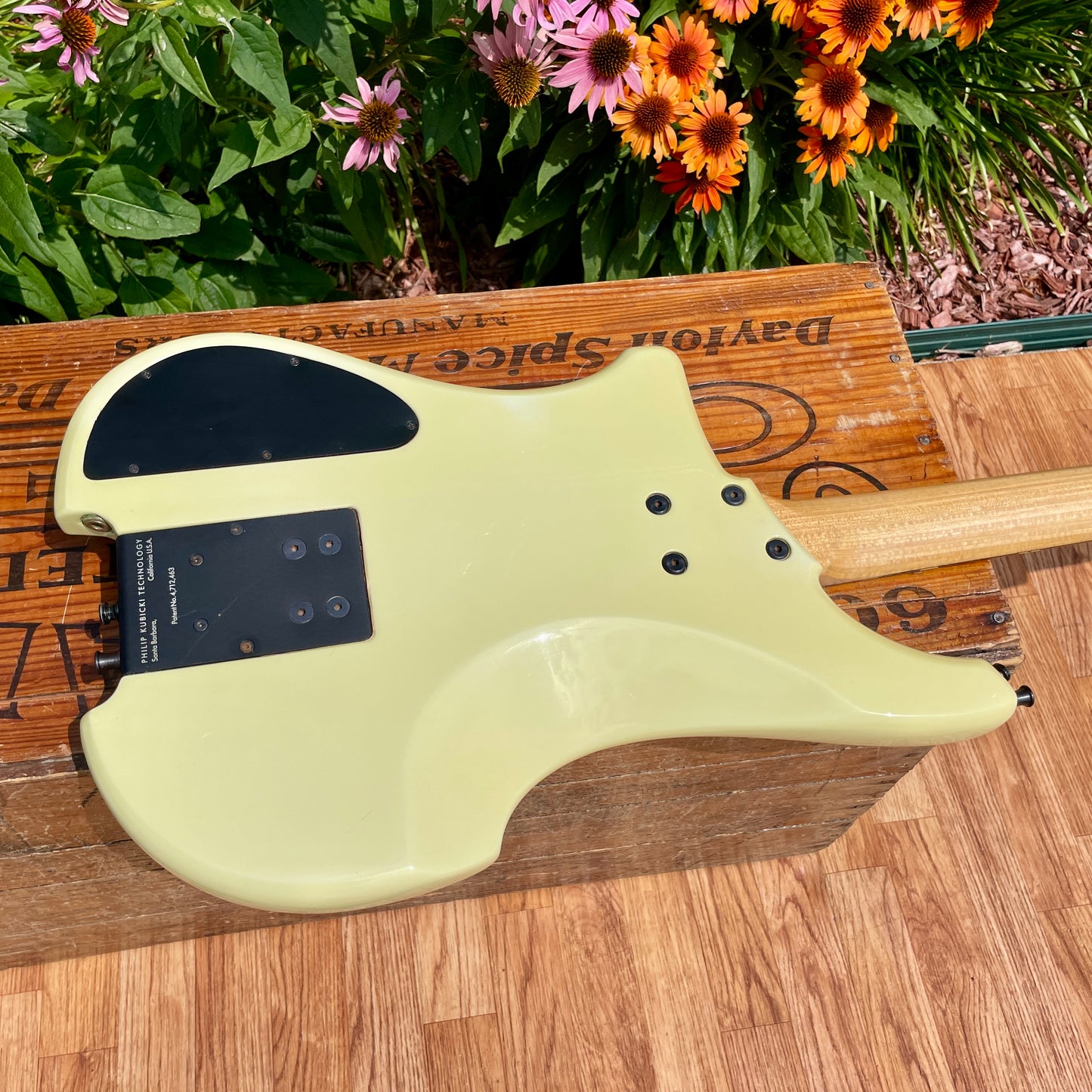 1990 Philip Kubicki Ex Factor 18v Active Bass in Cream w/ OHSC