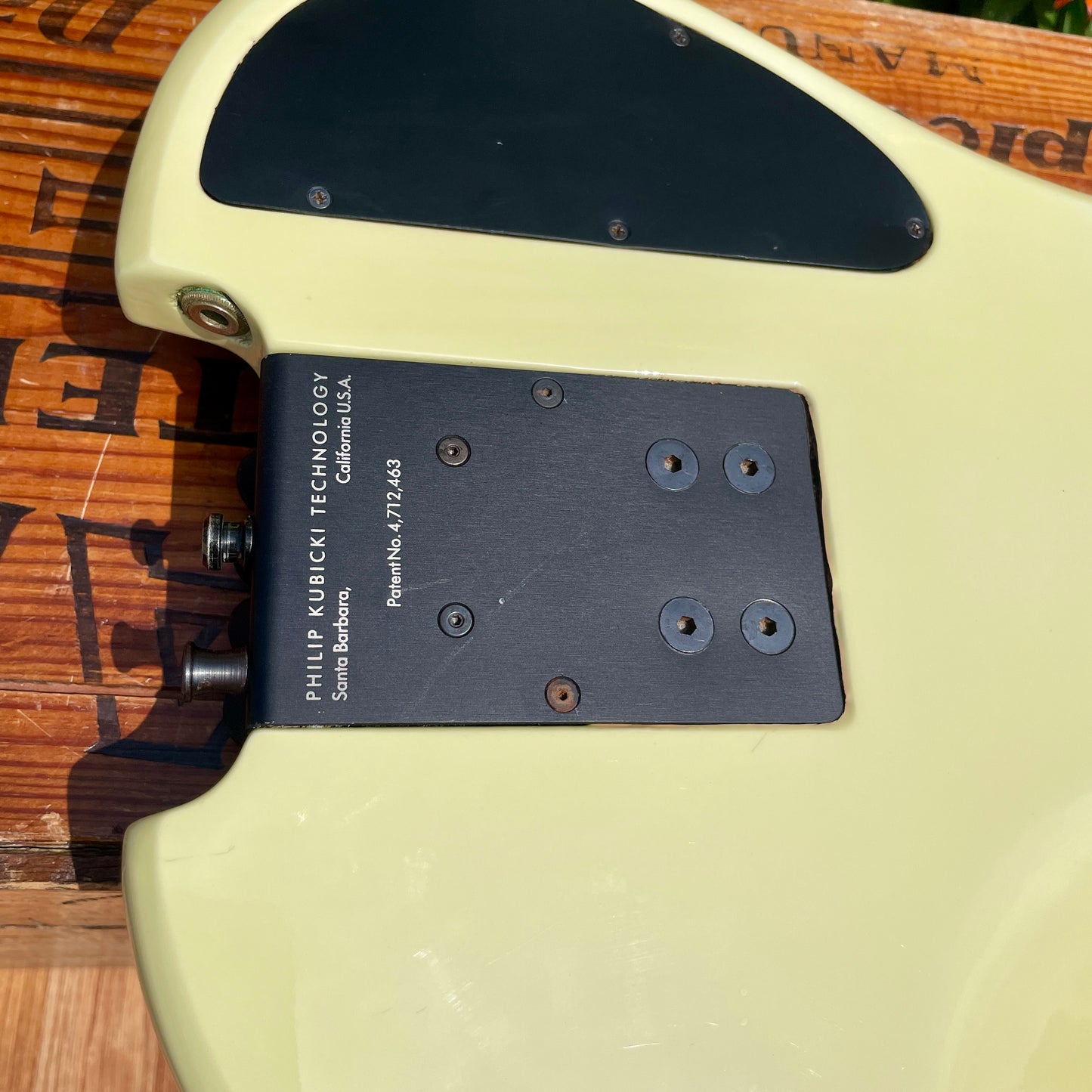 1990 Philip Kubicki Ex Factor 18v Active Bass in Cream w/ OHSC