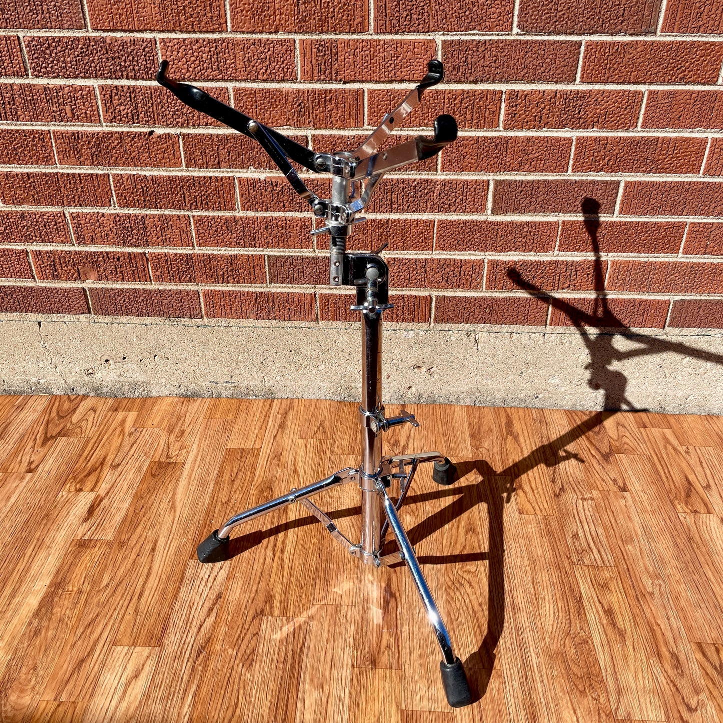 Late 1970s Ludwig No. 1374 Atlas Snare Drum Stand