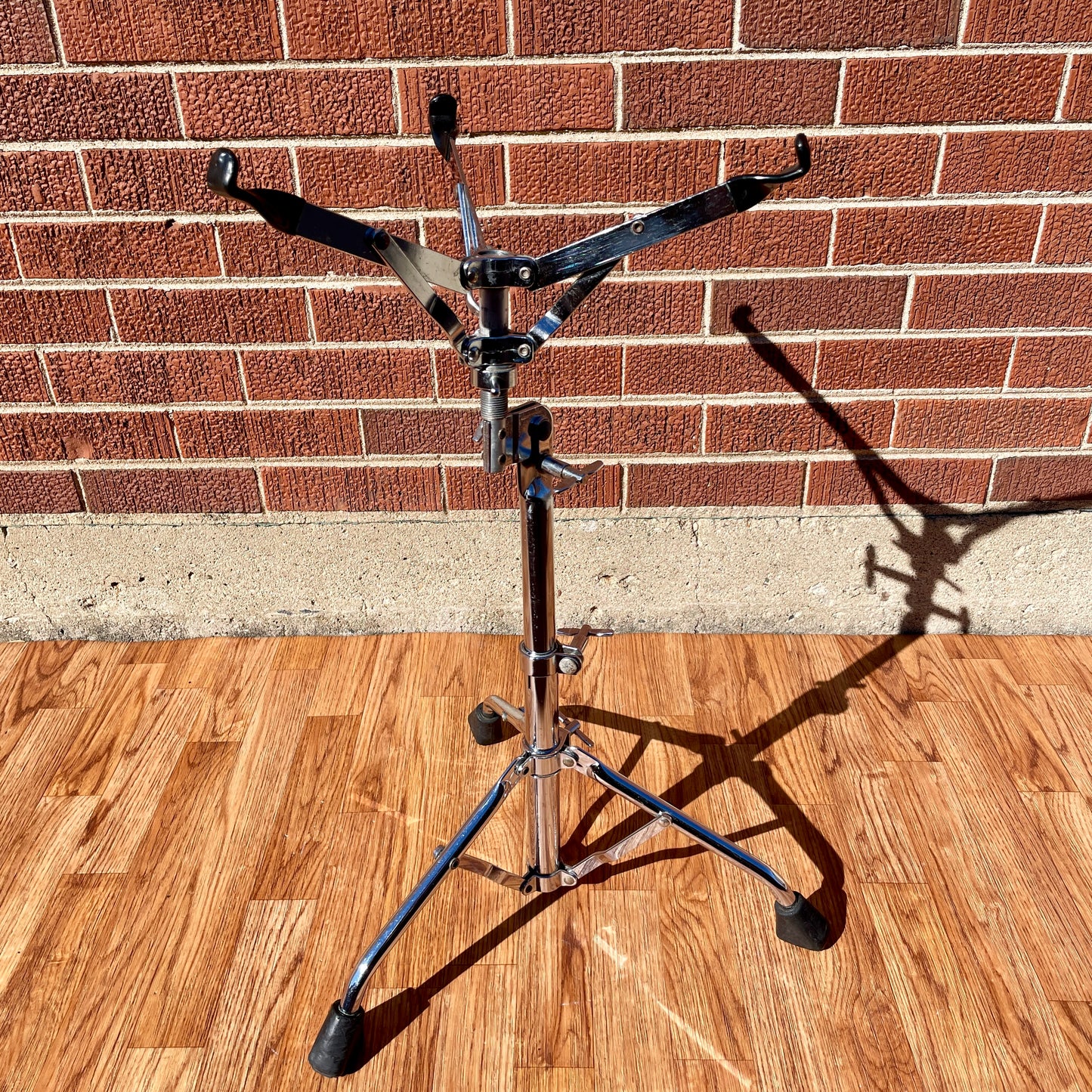 Late 1970s Ludwig No. 1374 Atlas Snare Drum Stand