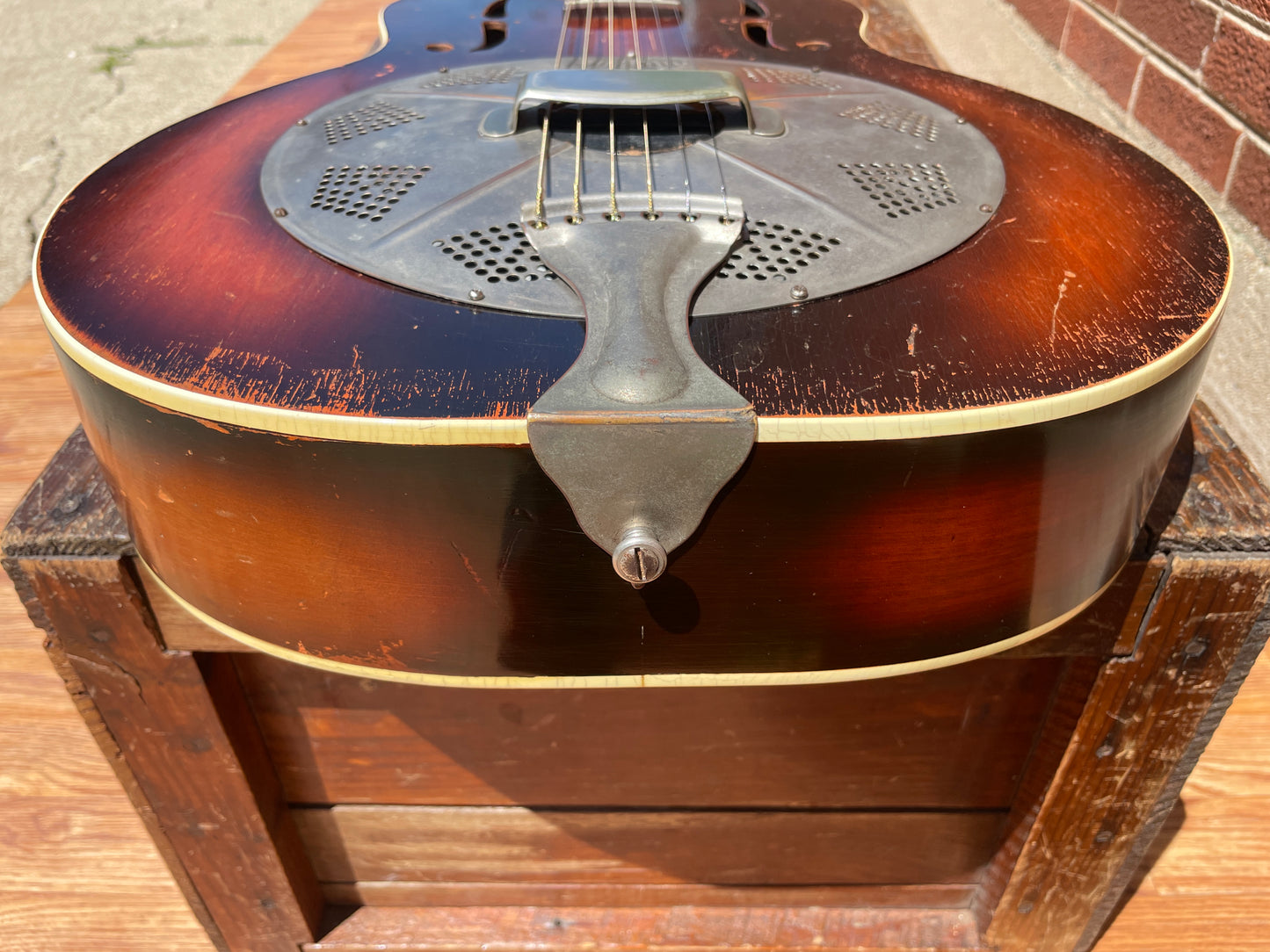 1930s National Trojan Resonator Guitar Sunburst Dobro - D Serial Number