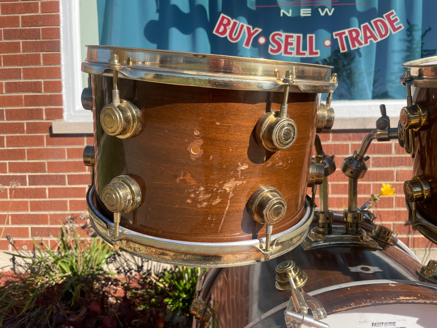 1970s Camco Los Angeles C-500 Drum Set Walnut 22/12/13/16 Gold Hardware LA
