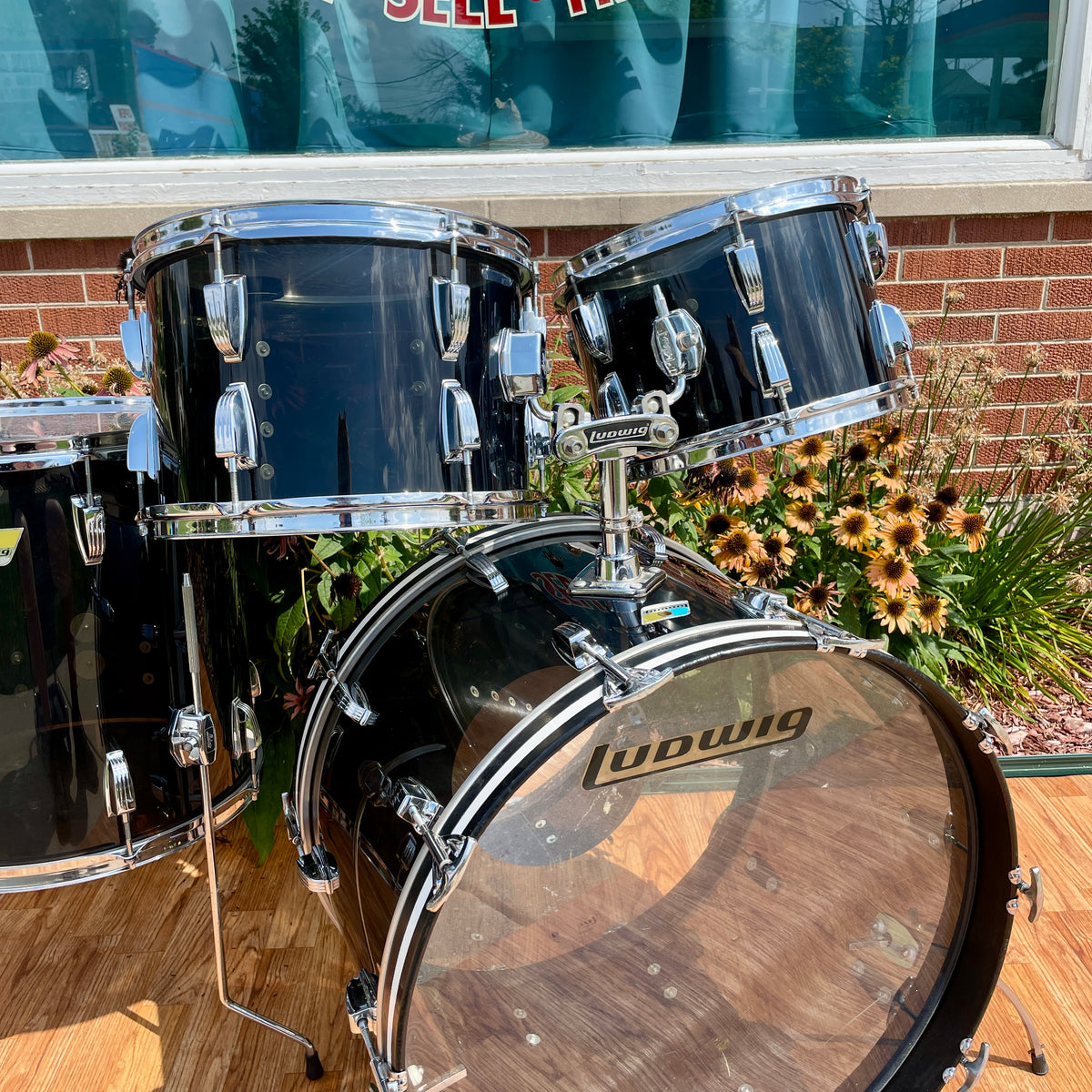1970s Ludwig Smoke Black Vistalite Big Beat Drum Set 22/12/13/16