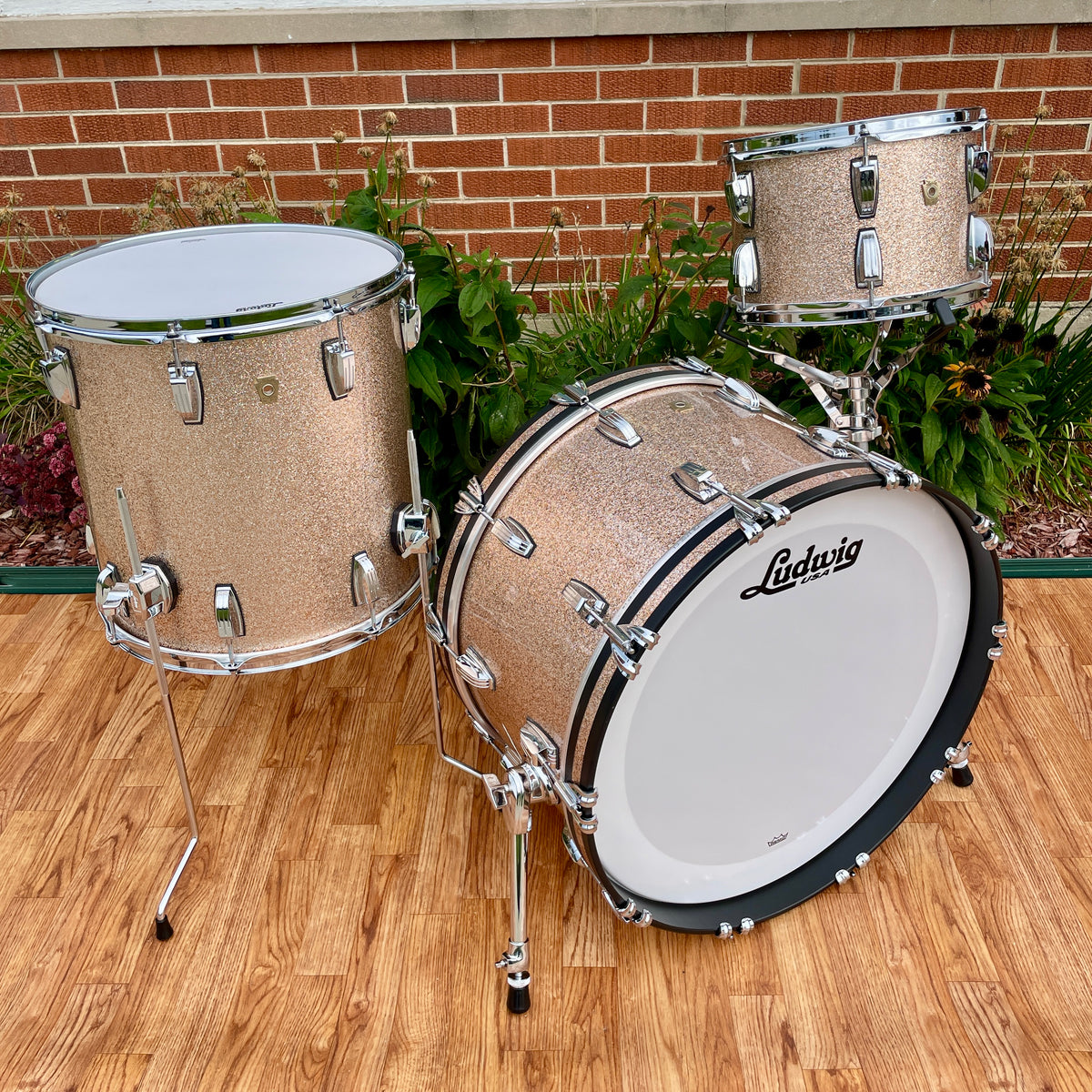 Ludwig Classic Maple 3pc New Yorker Drum Set Champagne Sparkle 12x22/12/16