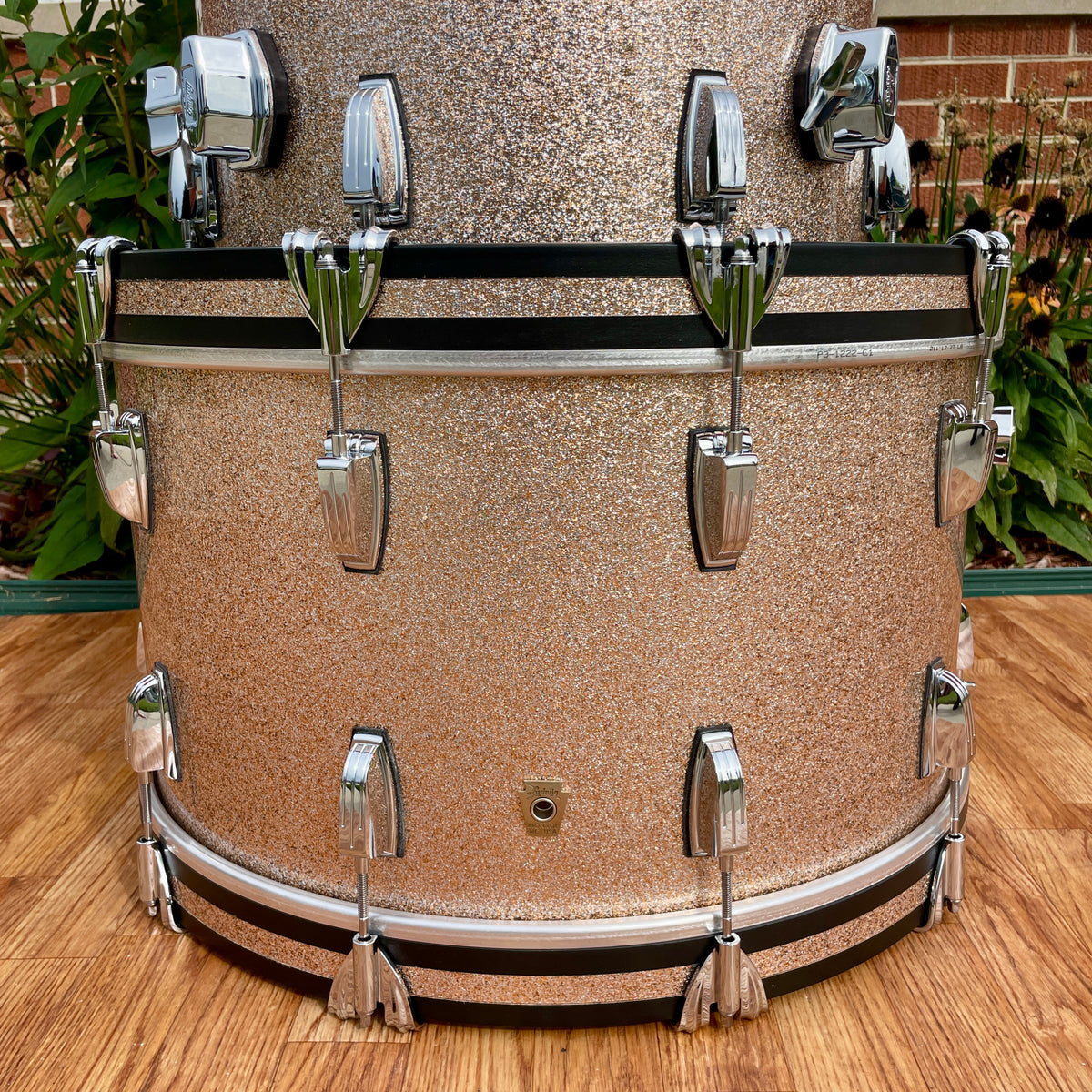 Ludwig Classic Maple 3pc New Yorker Drum Set Champagne Sparkle 12x22/12/16