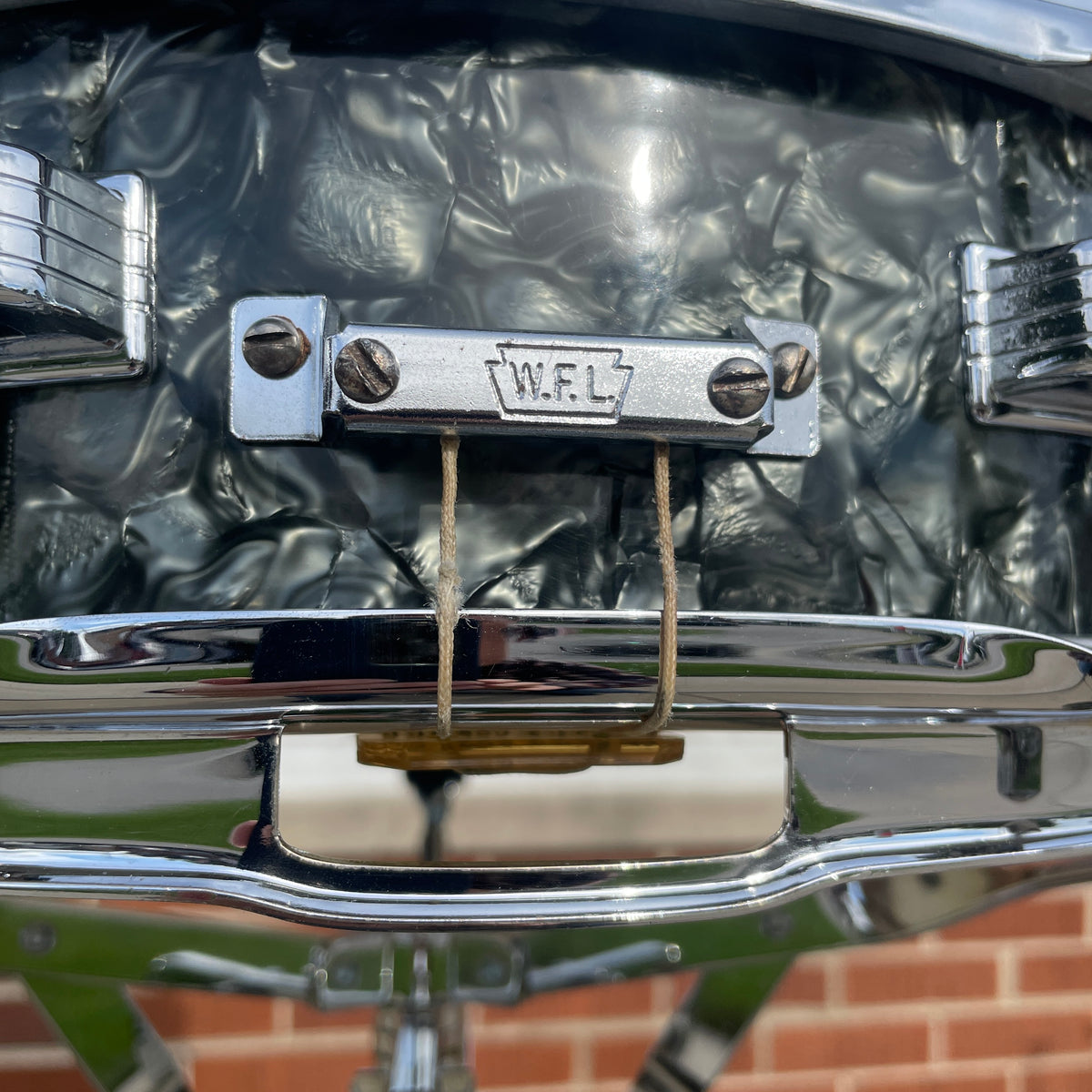 1958-1960 Ludwig Down Beat 4x14 Snare Drum Black Diamond Pearl