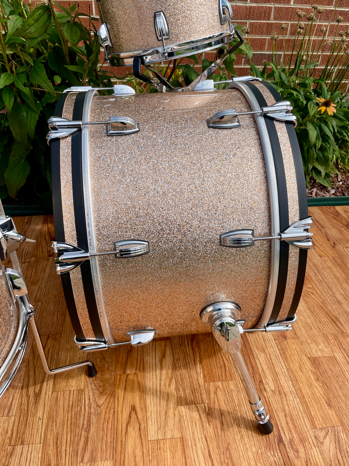 Ludwig Classic Maple 3pc Downbeat Drum Set Champagne Sparkle 12x20/12/14