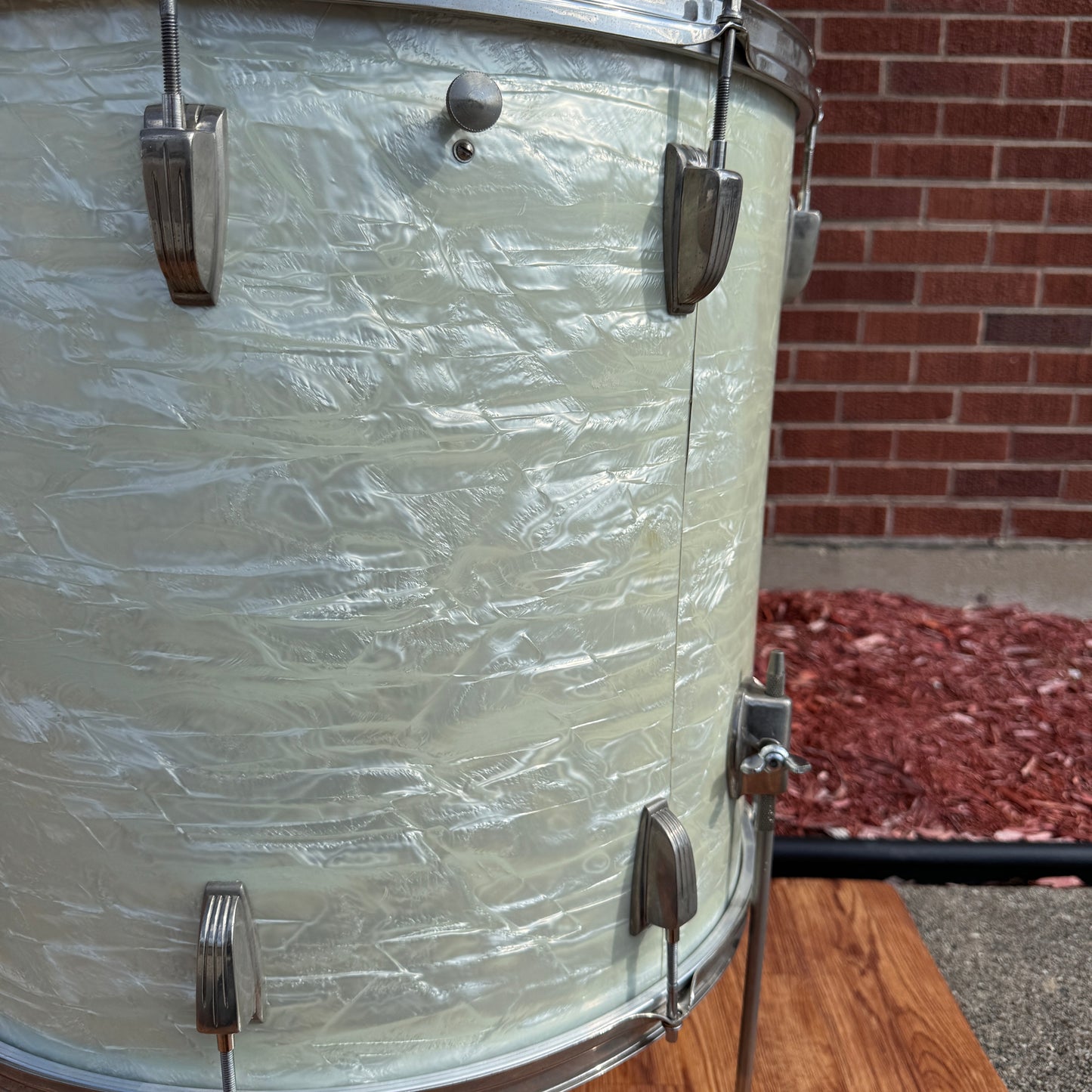 Early 1960's Ludwig Pre-Serial Super Classic 18x20 Floor Tom White Marine Pearl