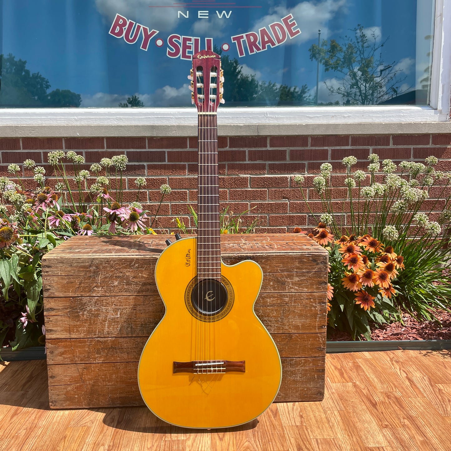 Epiphone Chet Atkins CEC Electric Classical Guitar Natural w/ OHSC