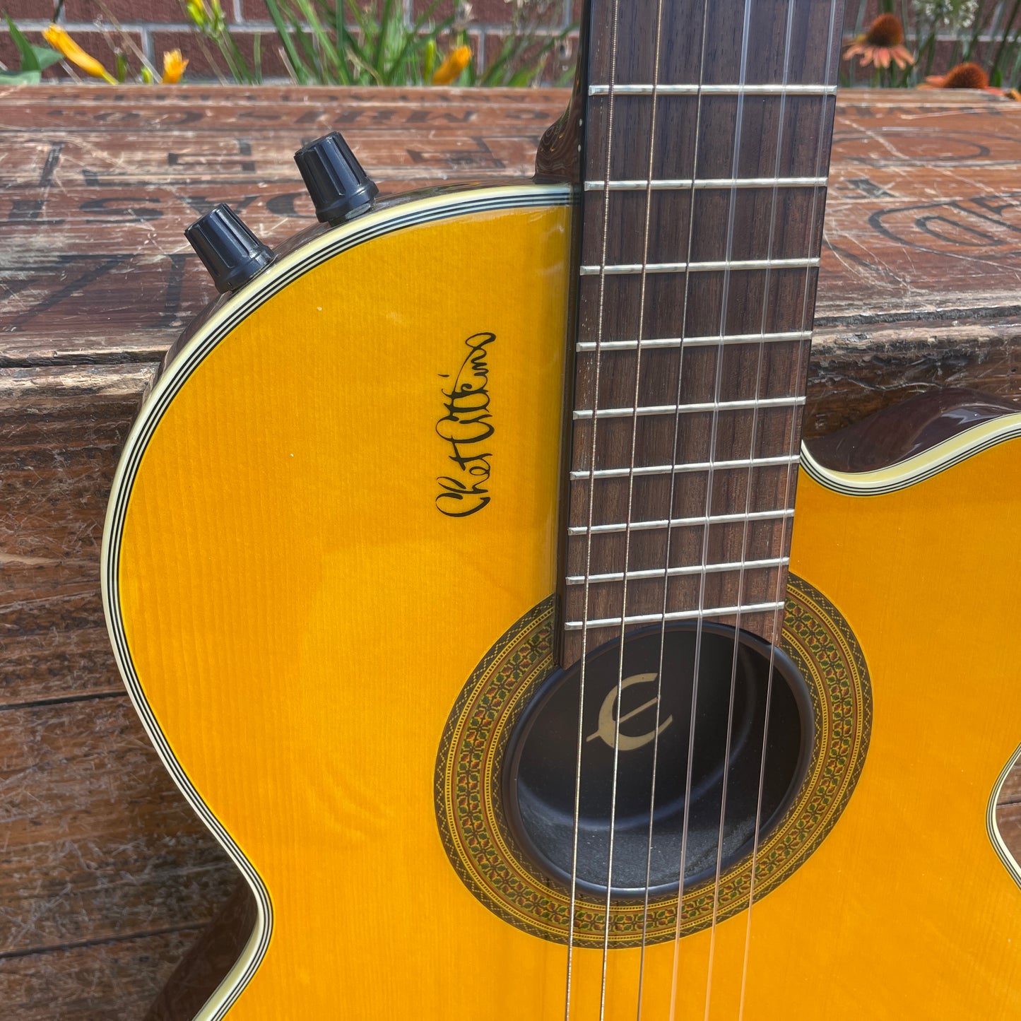 Epiphone Chet Atkins CEC Electric Classical Guitar Natural w/ OHSC