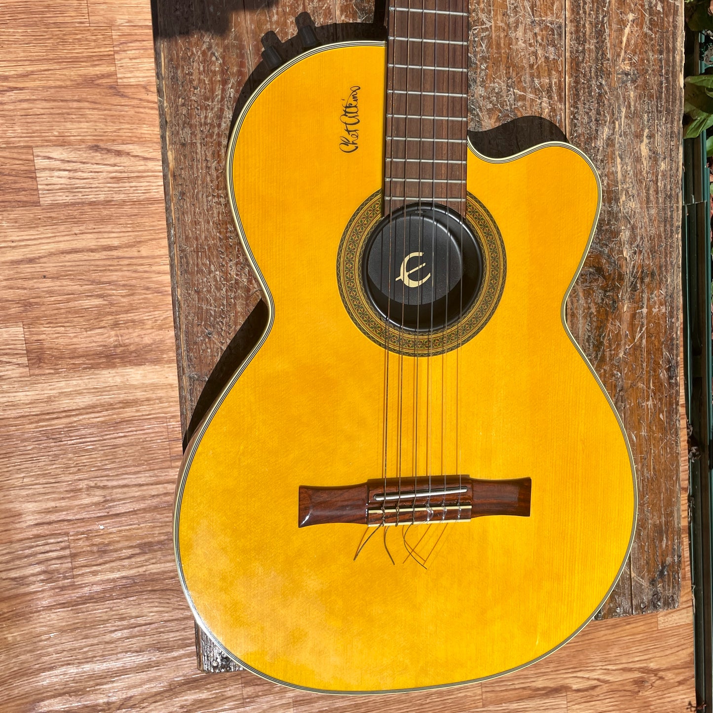 Epiphone Chet Atkins CEC Electric Classical Guitar Natural w/ OHSC