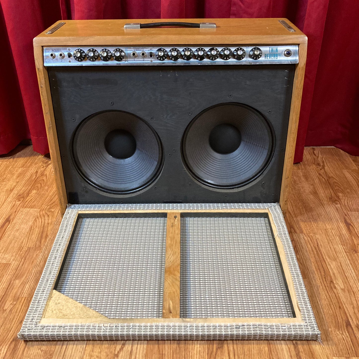 1970s Fender Silverface Twin Reverb Combo Amplifier Modded