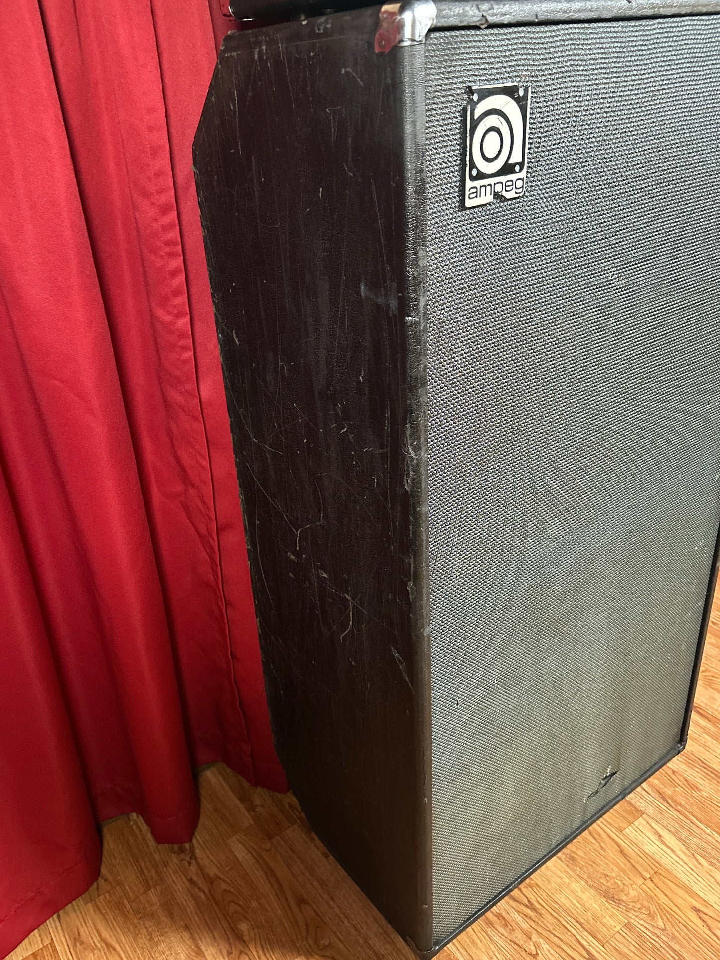 1976 Ampeg SVT 8x10 Bass Amplifier Cabinet