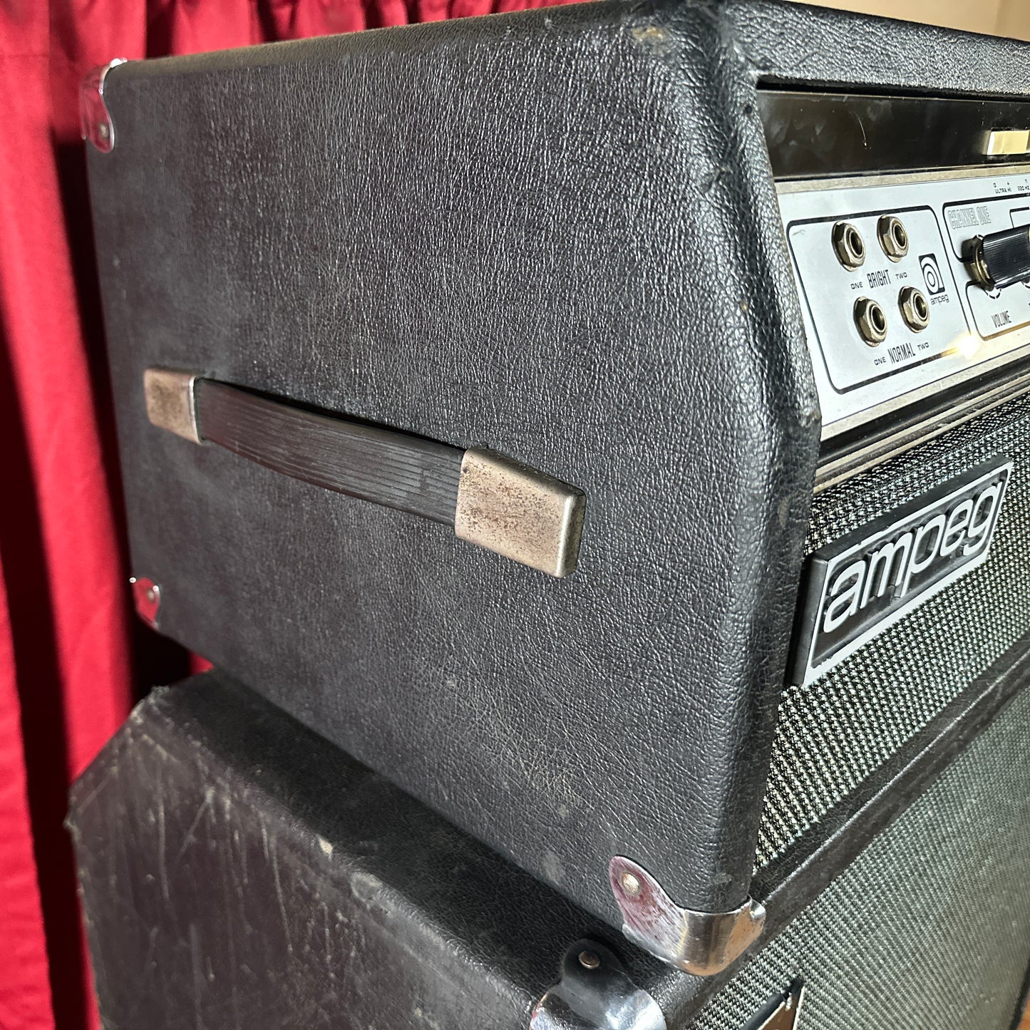 1976 Ampeg SVT Black Curved Line 300 Watt Bass Amplifier Head