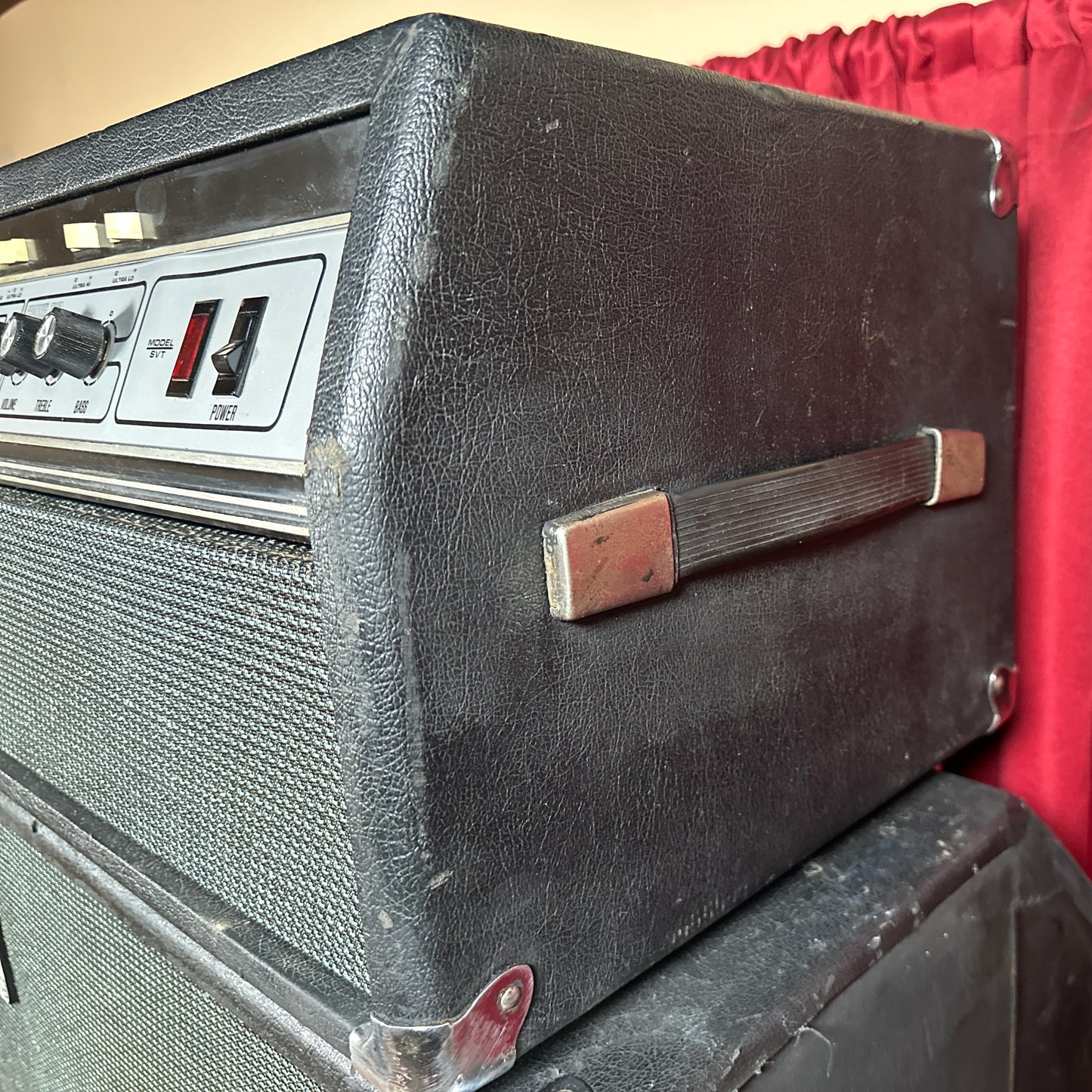 1976 Ampeg SVT Black Curved Line 300 Watt Bass Amplifier Head