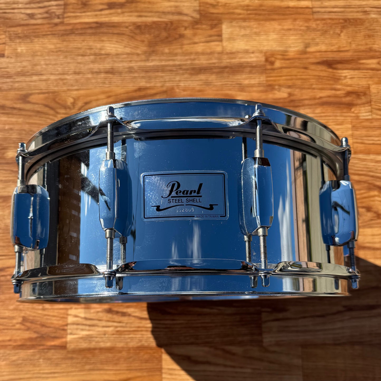 2000s Pearl Steel 5.5x14 Snare Drum 10-Lug Chrome Over Steel