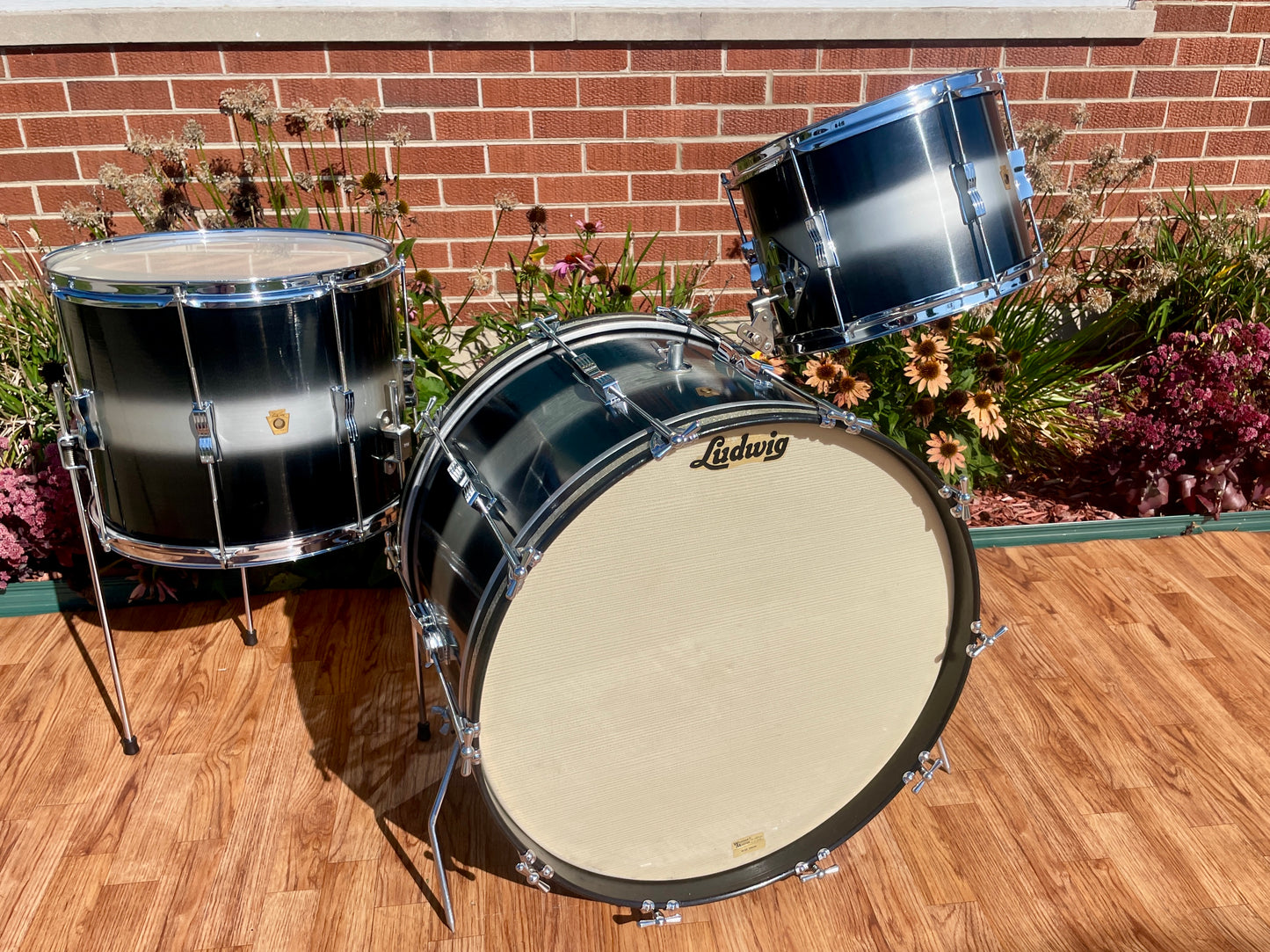 1961 Ludwig 3pc Club Date Drum Set Black/Silver Duco 22/13/15