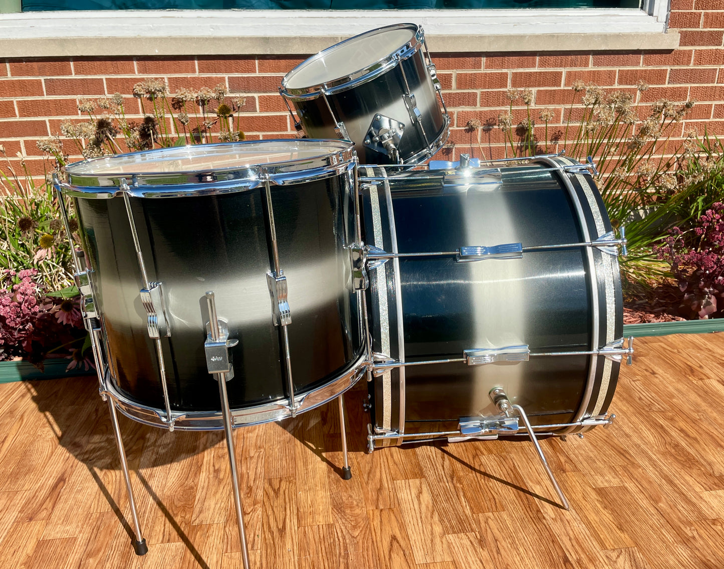 1961 Ludwig 3pc Club Date Drum Set Black/Silver Duco 22/13/15