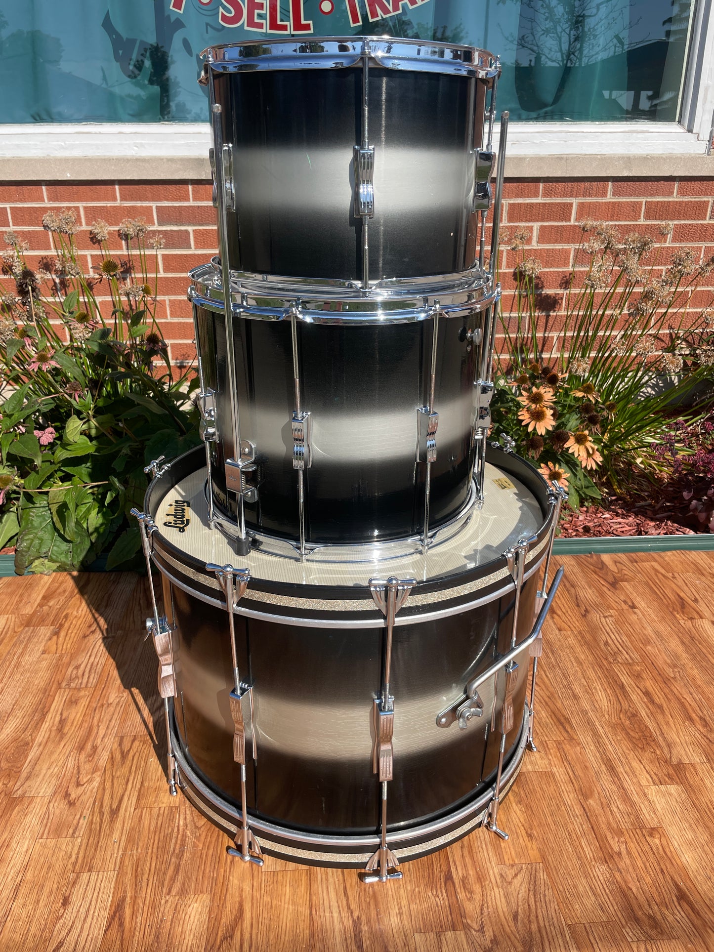 1961 Ludwig 3pc Club Date Drum Set Black/Silver Duco 22/13/15