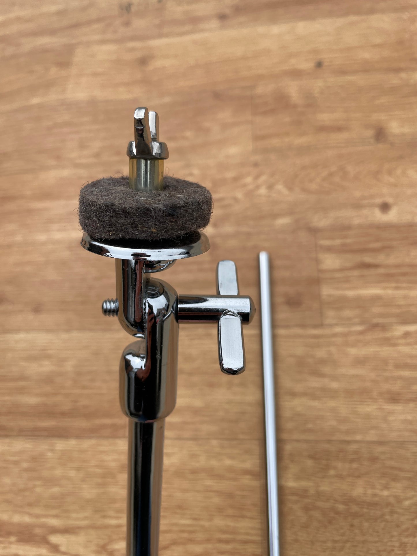 1970s Slingerland No. 599 Adjustable L-Arm Cymbal Holder Chrome