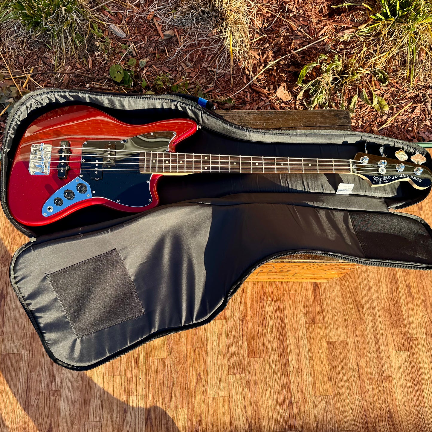 Fender Squier Vintage Modified Jaguar Bass Special SS Candy Apple Red Short Scale w/ Gig Bag