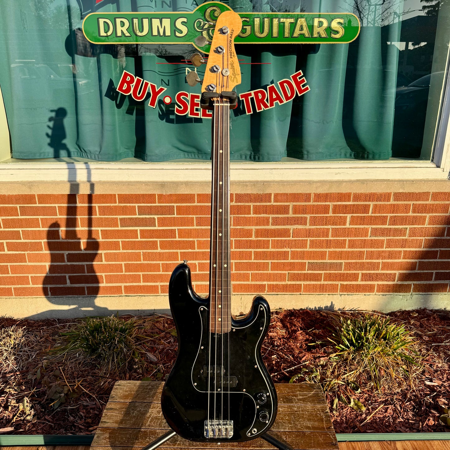 1983 Fender Squier Fretless Precision Bass Guitar Black Flame Maple MIJ w/Gig Bag