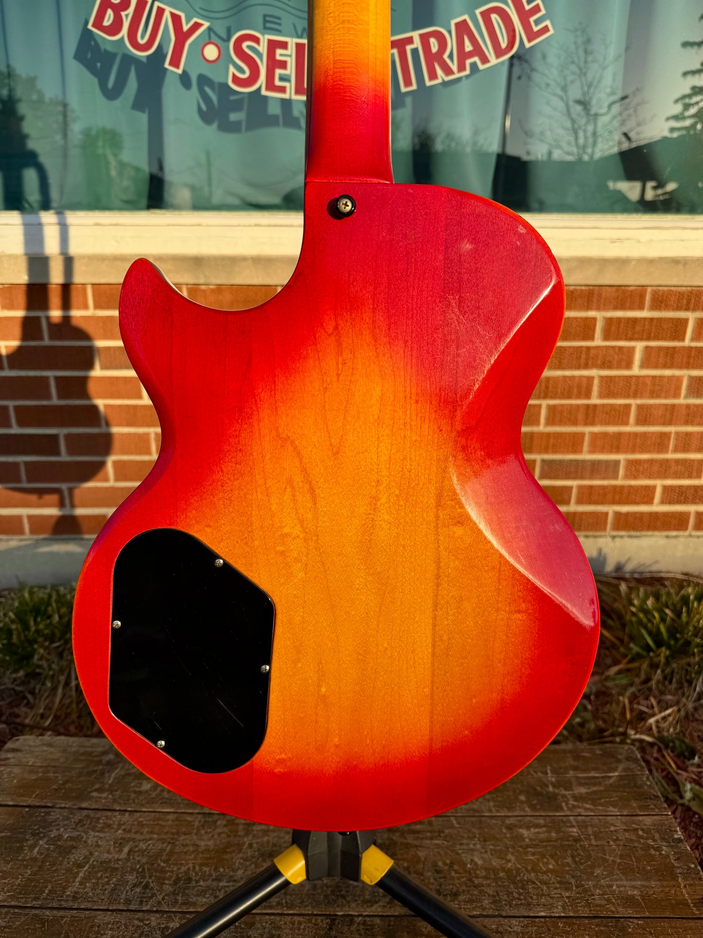 1970s Gibson L6-S Electric Guitar Cherry Sunburst w/ OHSC