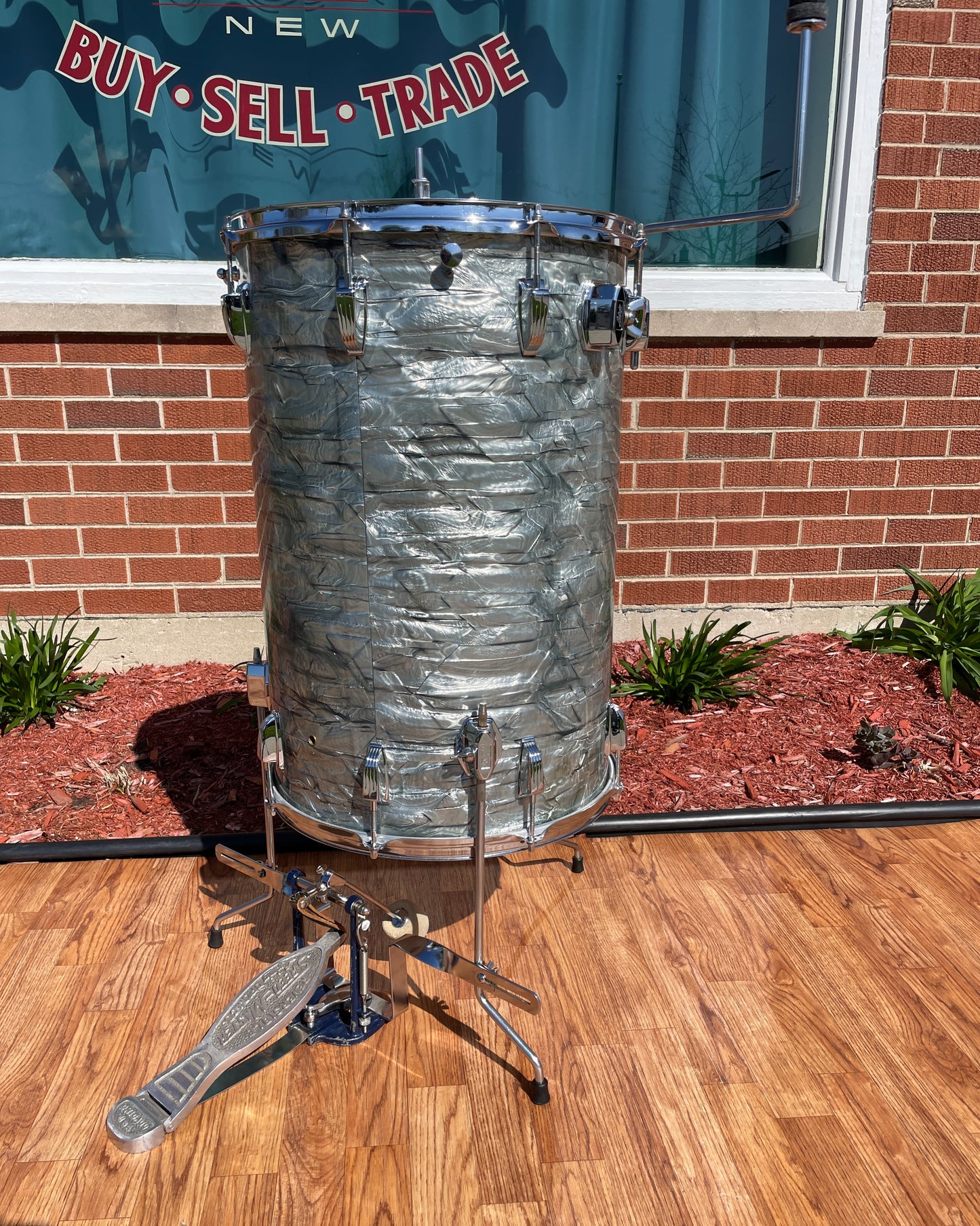 1965 Ludwig 24x16 No. 1109PC Miami Beach Stand-Up Set Sky Blue Pearl Cocktail Drum
