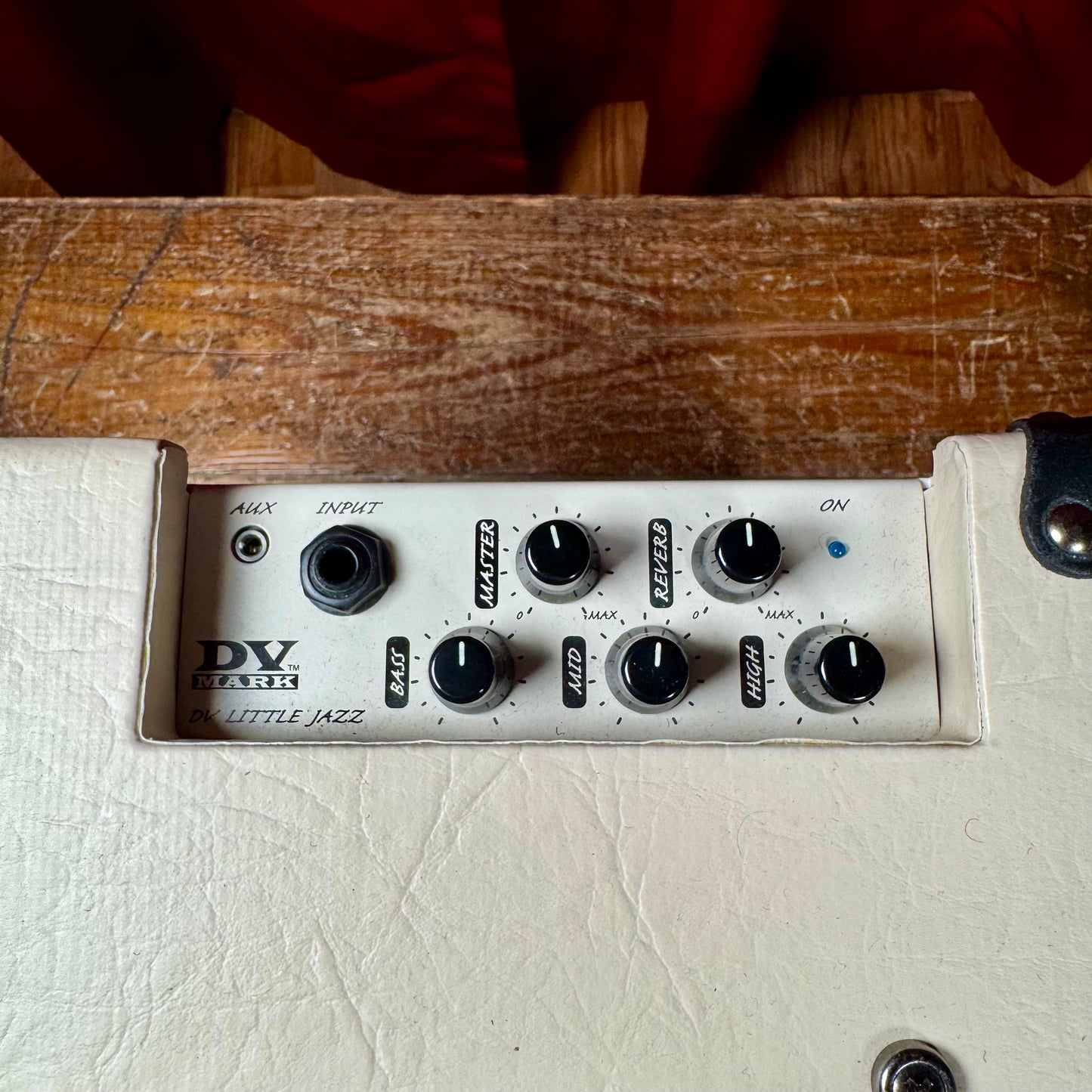 DV Mark DV Little Jazz 50 Watt 1x8 Guitar Combo Amplifier Cream