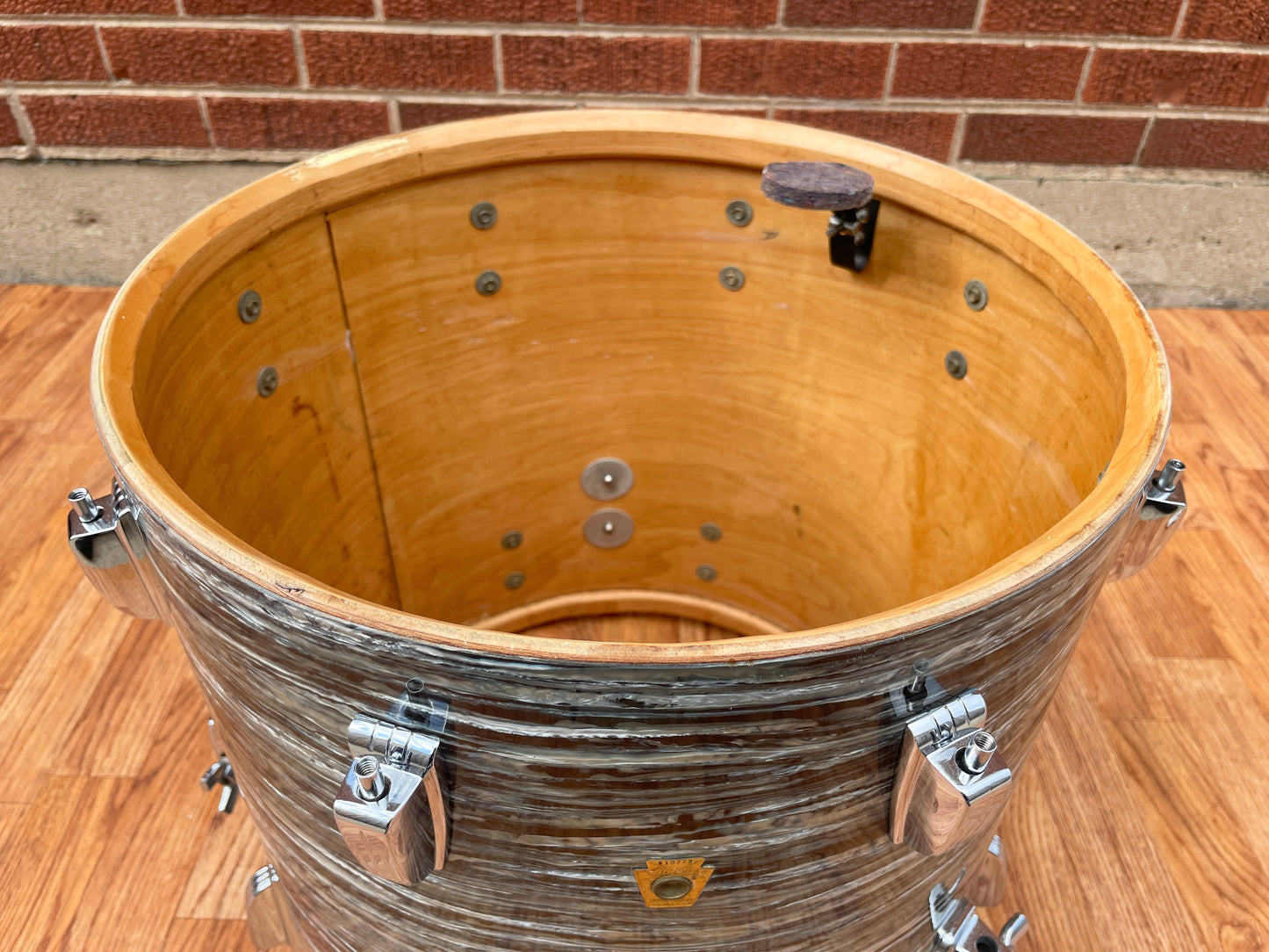 1960s Ludwig 16x16 Floor Tom Drum Oyster Blue Pearl