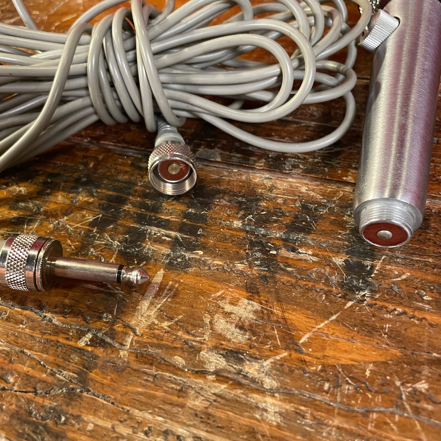 Shure 585SAV Unisphere A Dynamic Microphone