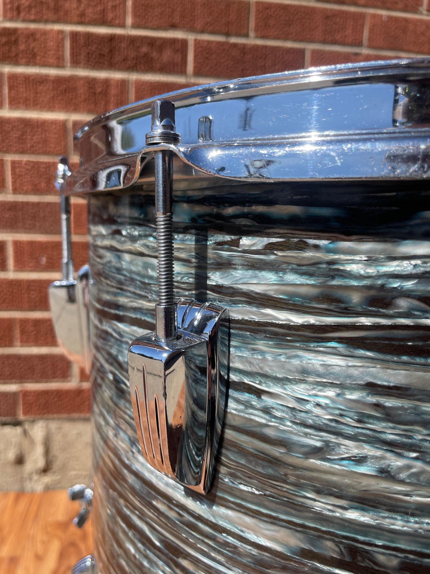 Early 1960s Ludwig 14x14 Floor Tom Drum Oyster Blue Pearl Pre-Serial