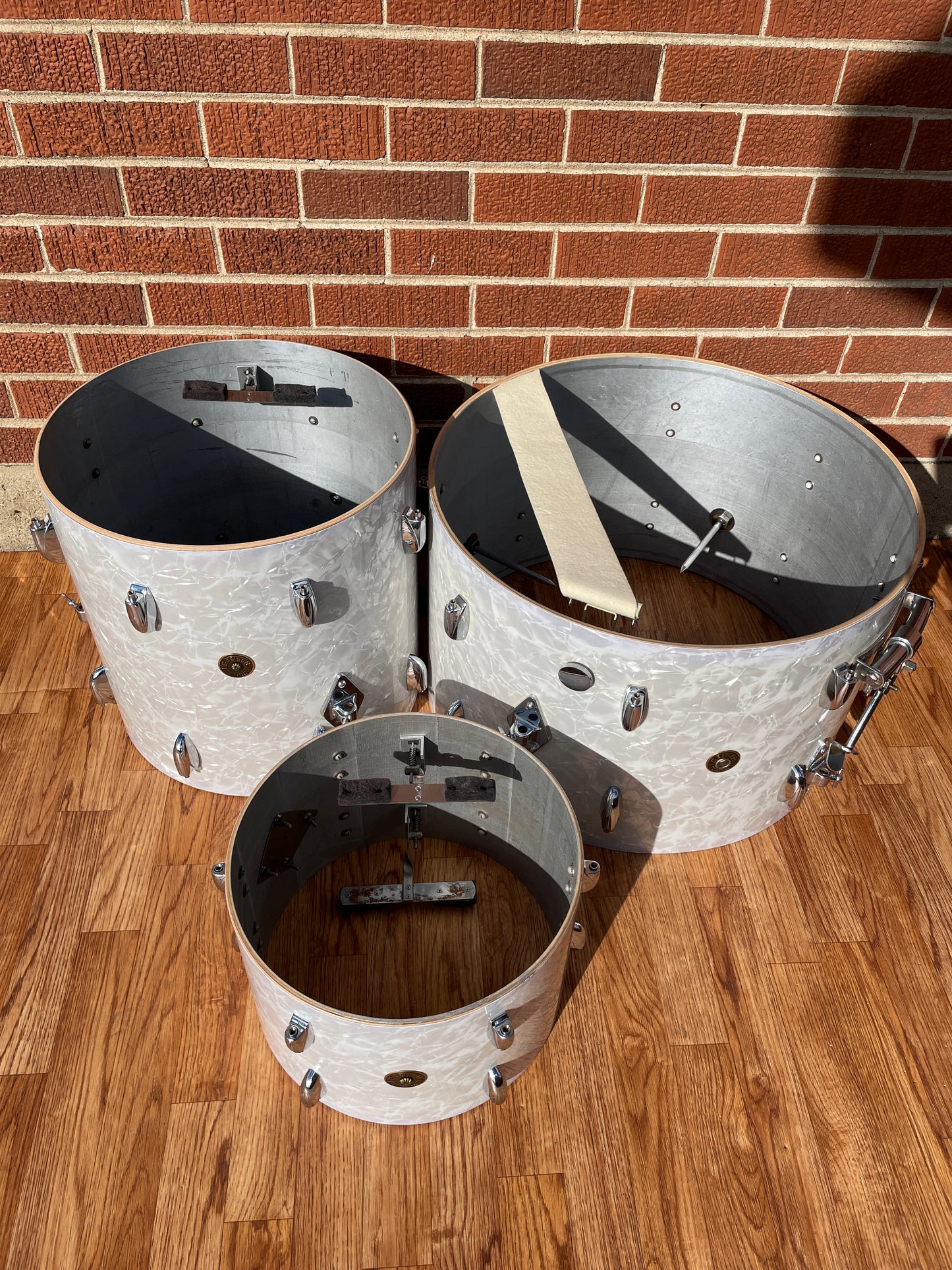 1950s Gretsch 6 ply Round Badge Name Band Outfit Drum Set White Marine Pearl 22/13/16 w/ 5.5x14 Snare