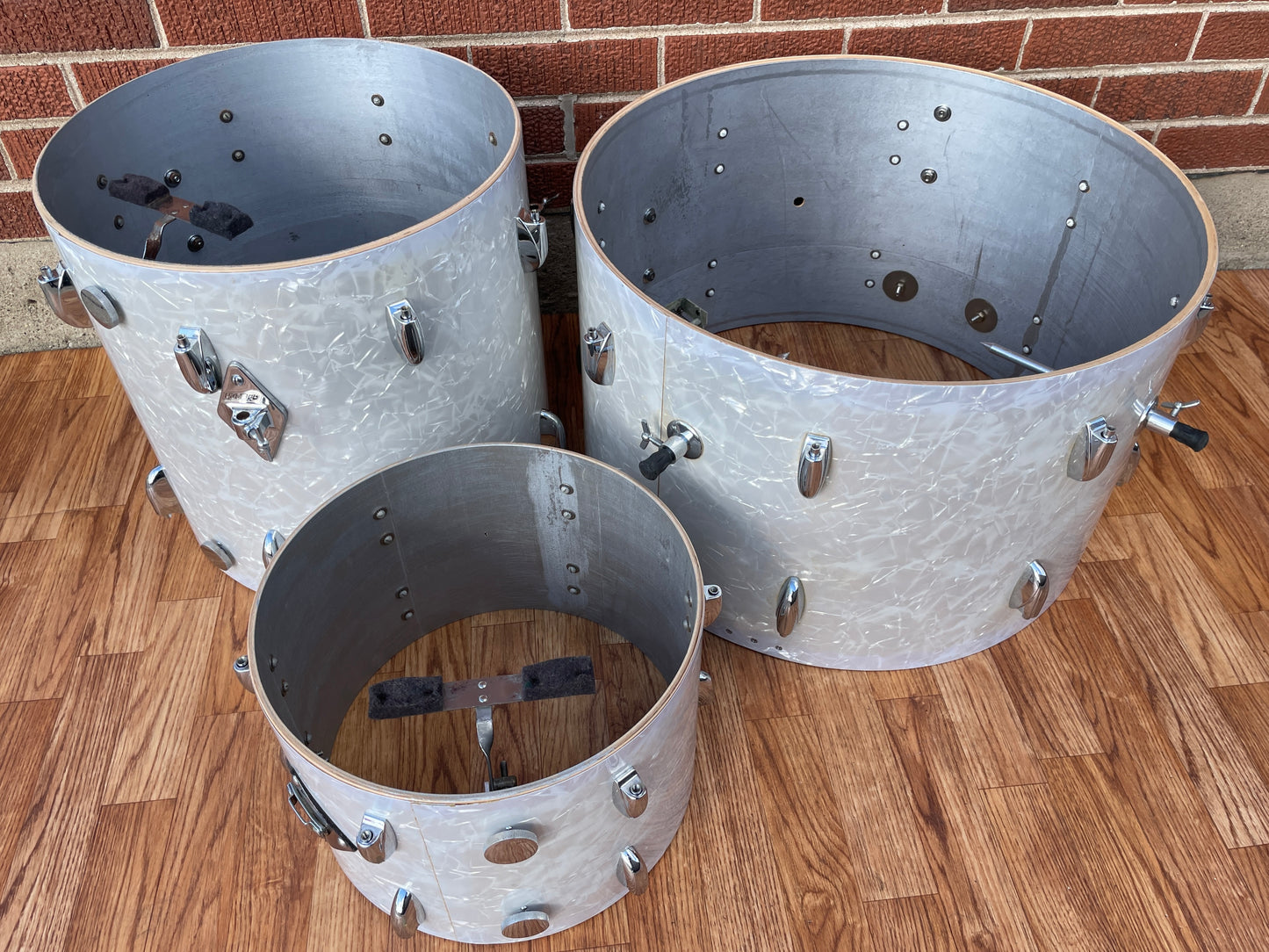 1950s Gretsch 6 ply Round Badge Name Band Outfit Drum Set White Marine Pearl 22/13/16 w/ 5.5x14 Snare