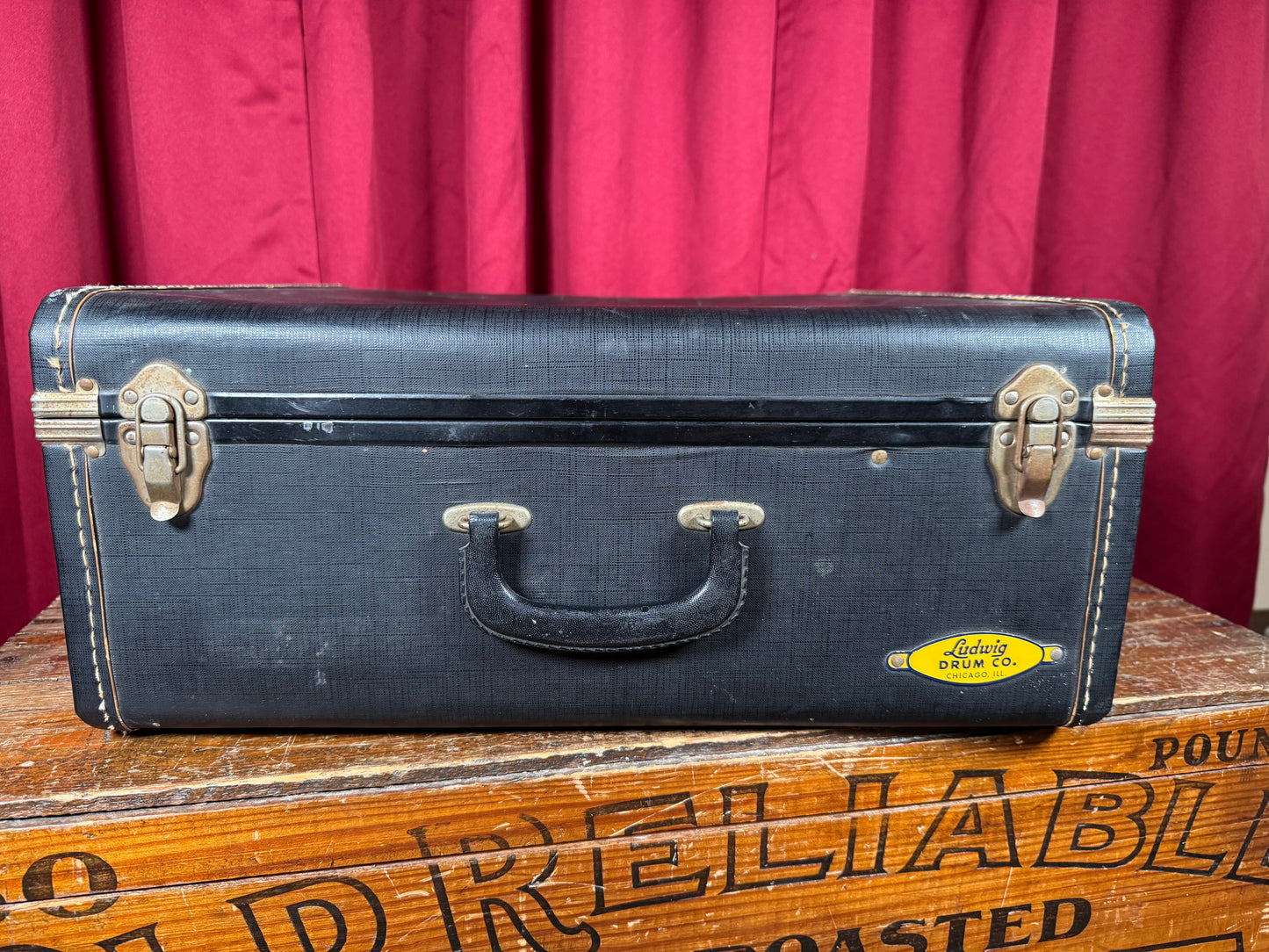 1960s Ludwig no. 8025 Suitcase-Style Snare Drum Case