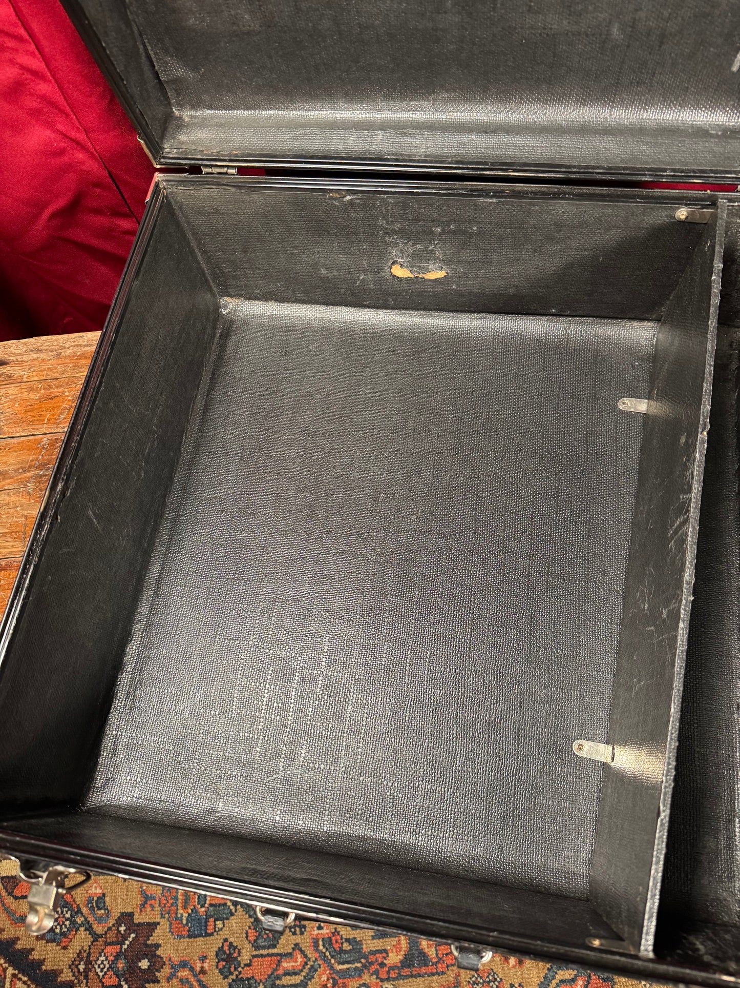 1960s Ludwig no. 8025 Suitcase-Style Snare Drum Case