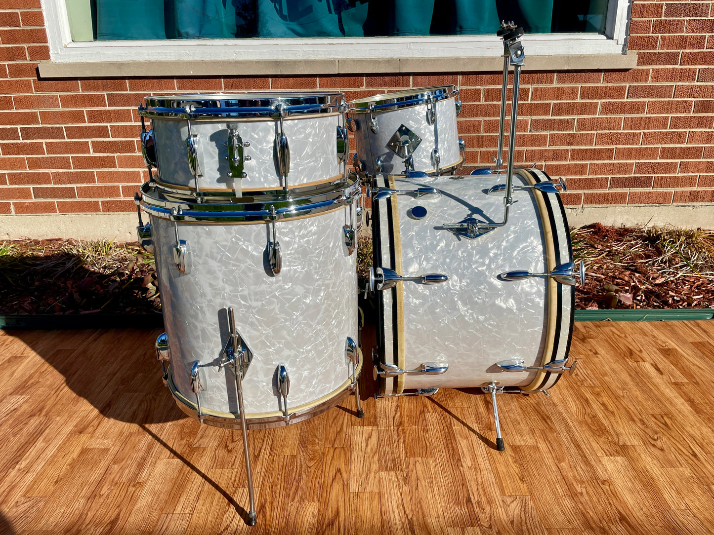1950s Gretsch 6 ply Round Badge Name Band Outfit Drum Set White Marine Pearl 22/13/16 w/ 5.5x14 Snare