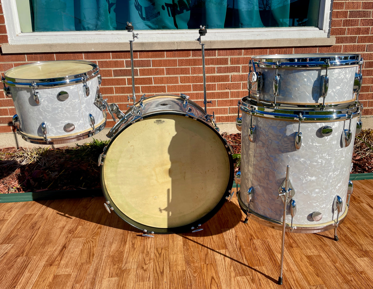 1950s Gretsch 6 ply Round Badge Name Band Outfit Drum Set White Marine Pearl 22/13/16 w/ 5.5x14 Snare