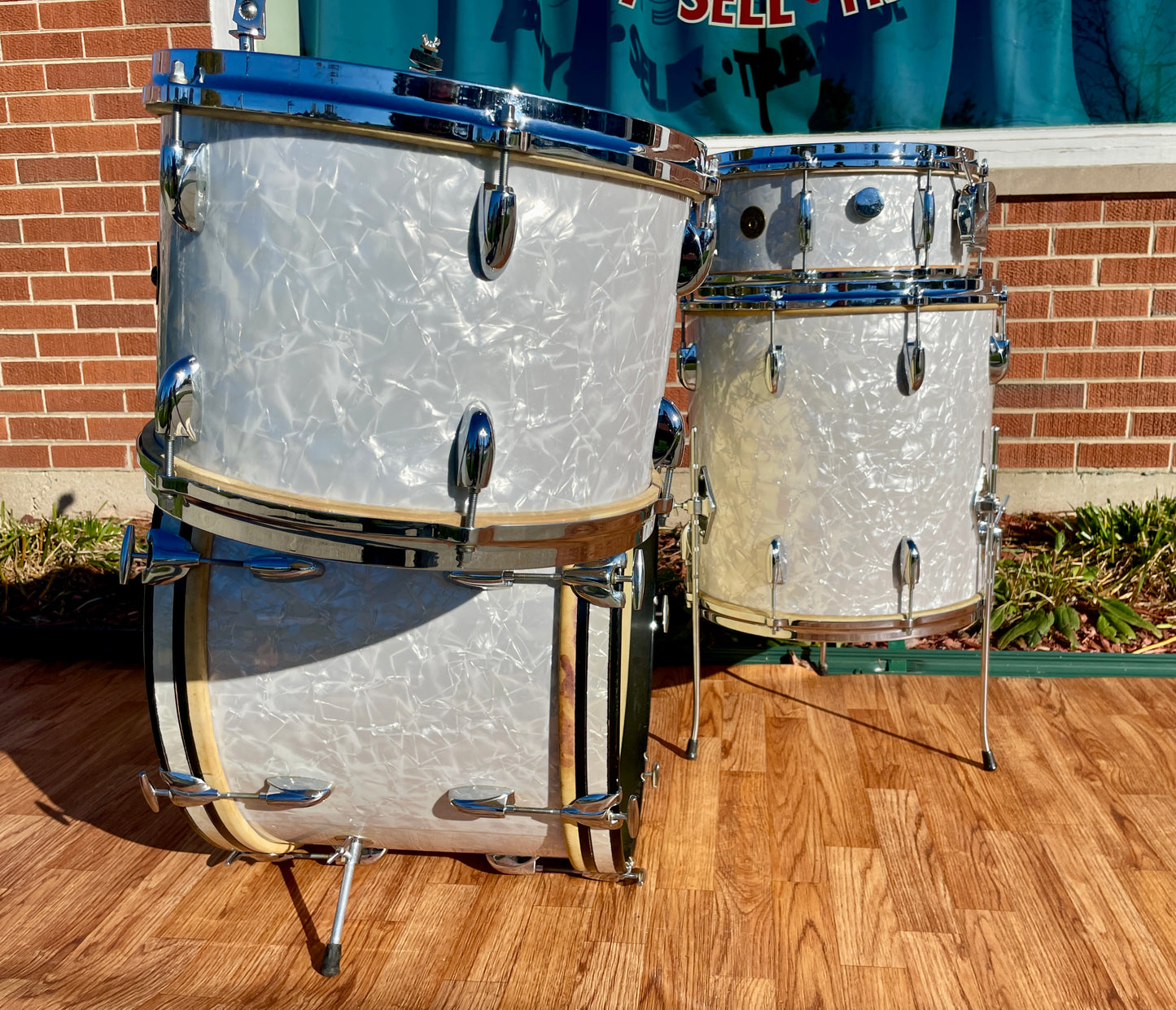 1950s Gretsch 6 ply Round Badge Name Band Outfit Drum Set White Marine Pearl 22/13/16 w/ 5.5x14 Snare