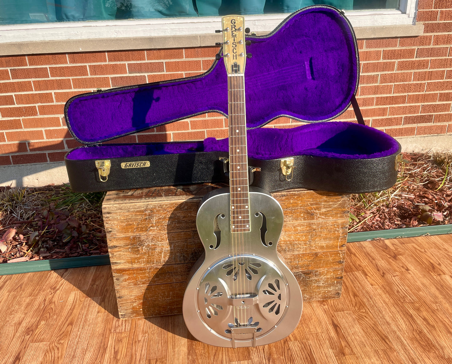 2016 Gretsch G9221 Bobtail Round-Neck Acoustic / Electric Steel Body Resonator Guitar w/OHSC