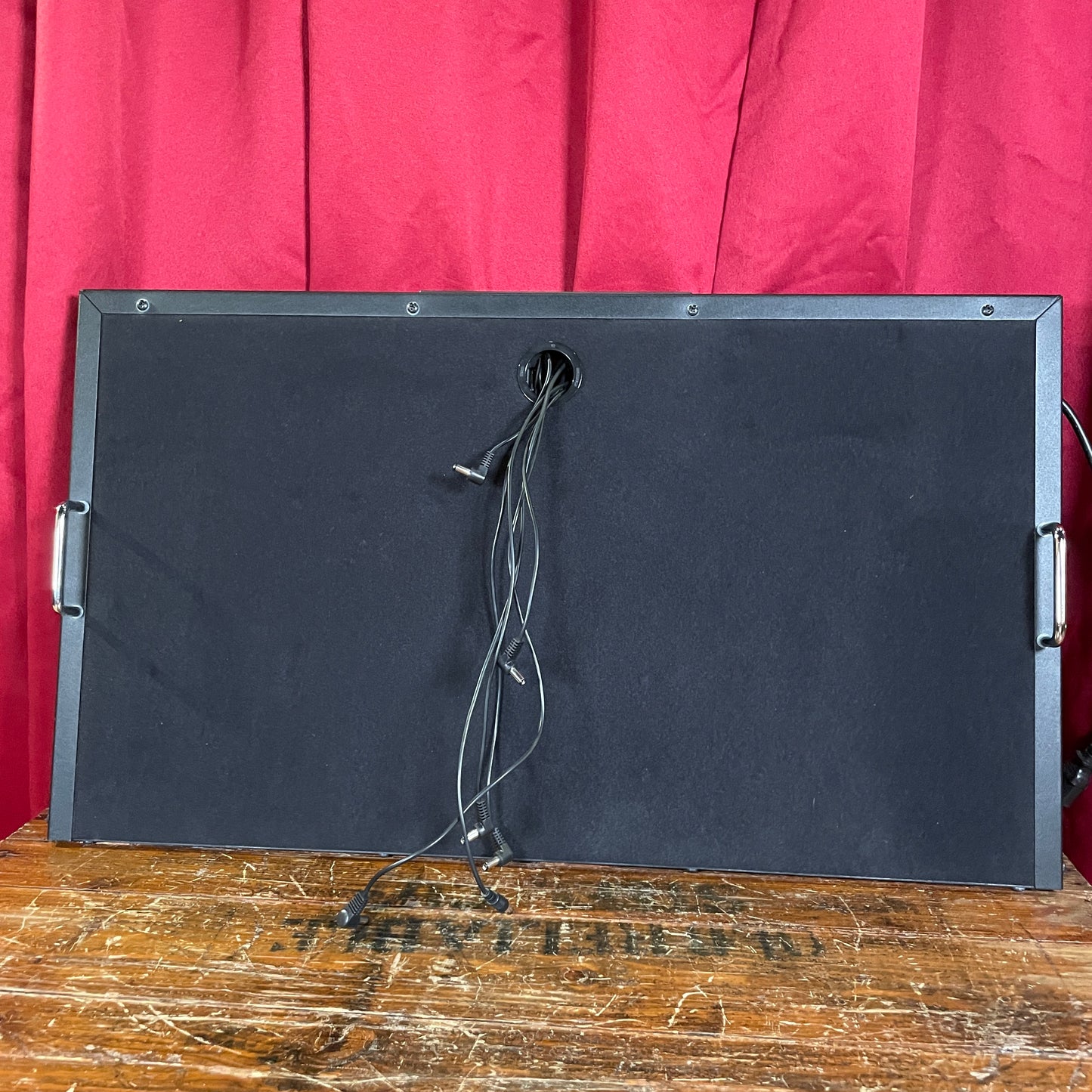 Trailer Trash PS2816 ProSeries 28"x16" Pedal Board with Voodoo Lab Pedal Power 2 Plus