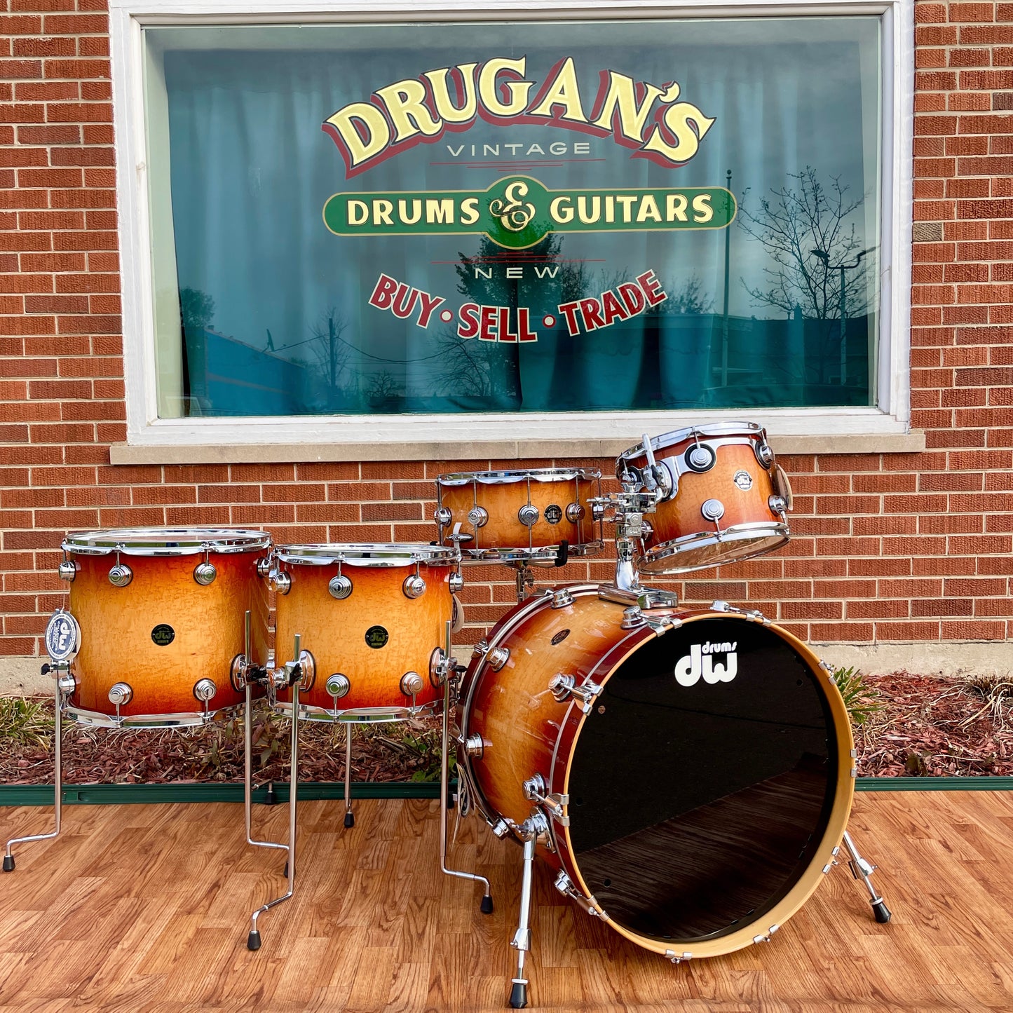 2002 DW Collector's Series Besse Forest Exotic Super Birdseye Maple Drum Set Burnt Toast Burst 22/12/14/16 w/ 7x14 Snare Drum Workshop