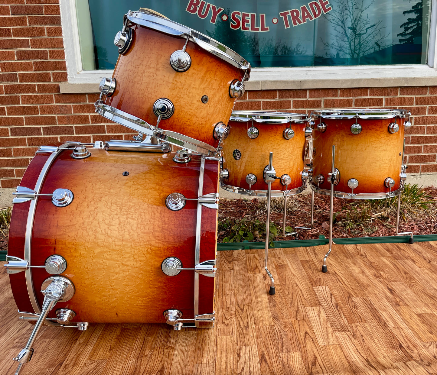 2002 DW Collector's Series Besse Forest Exotic Super Birdseye Maple Drum Set Burnt Toast Burst 22/12/14/16 w/ 7x14 Snare Drum Workshop