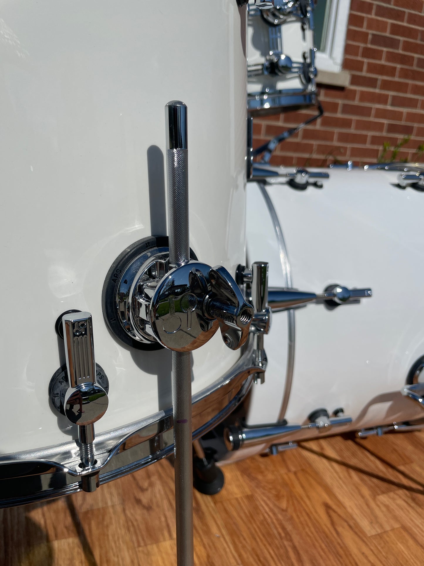 Sonor SQ2 Maple Medium Bop Drum Set 18/12/14/6x14 Pure White