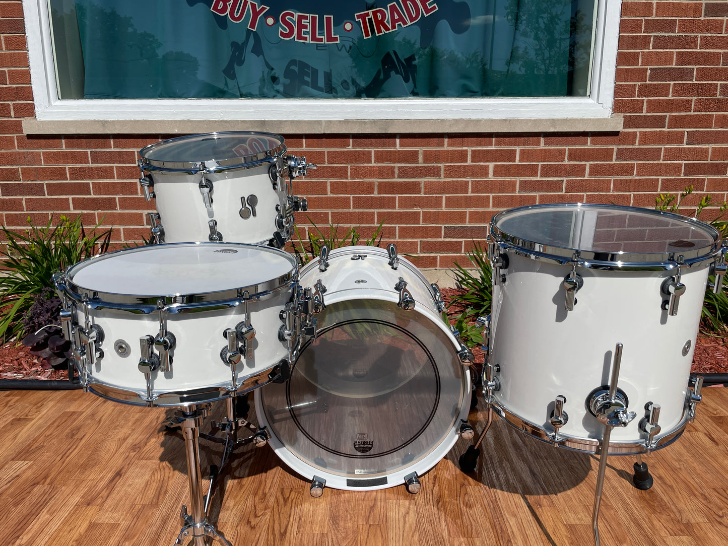 Sonor SQ2 Maple Medium Bop Drum Set 18/12/14/6x14 Pure White