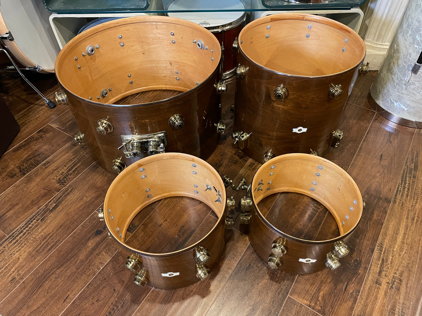 1970s Camco Los Angeles C-500 Drum Set Walnut 22/12/13/16 Gold Hardware LA