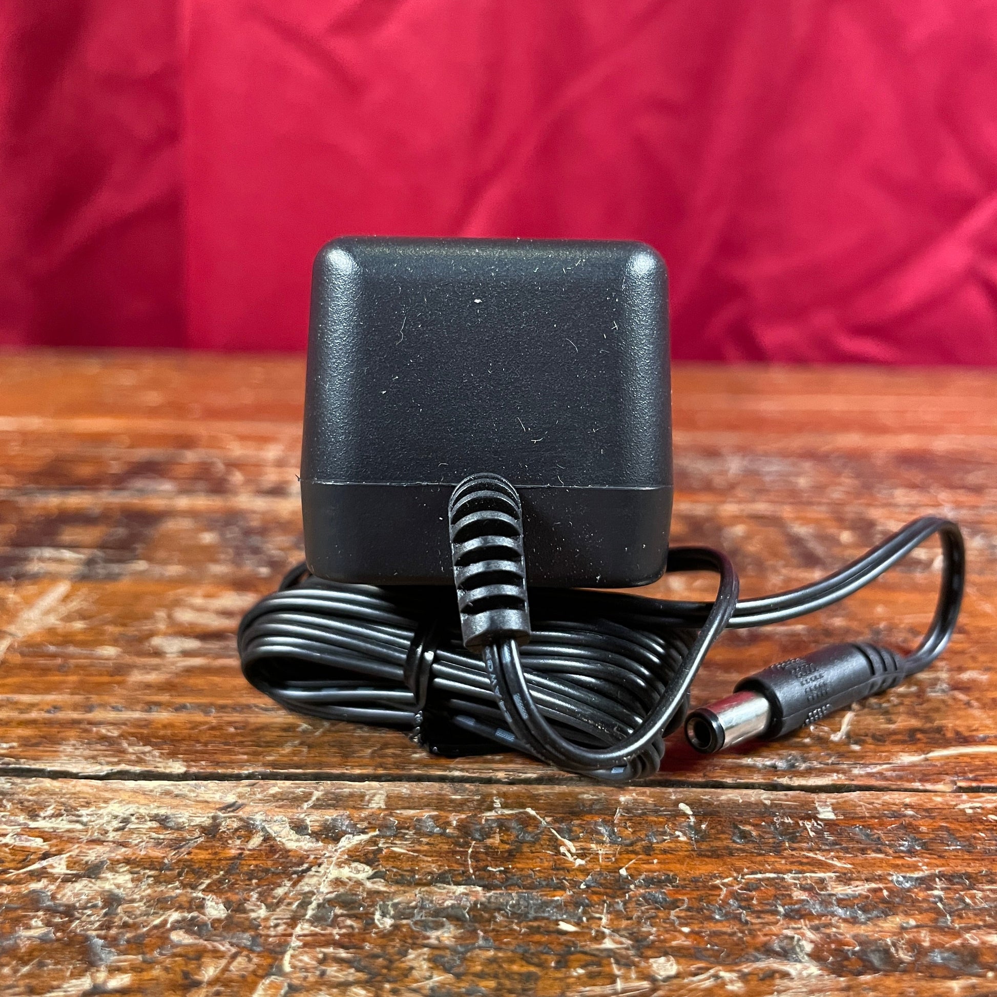 voodoo lab pedal power ac Voodoo Lab 9v AC 500mA Power Supply For Original Pedal Switcher