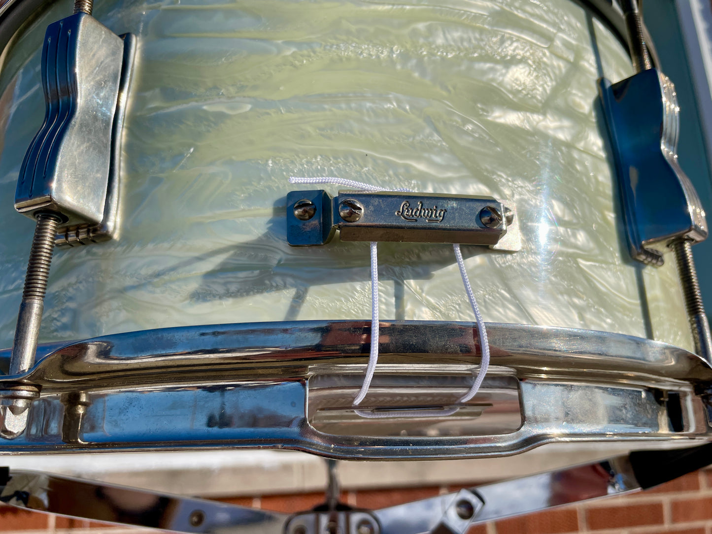 1960 Ludwig 6.5x14 Pioneer Snare Drum White Marine Pearl Trans Badge