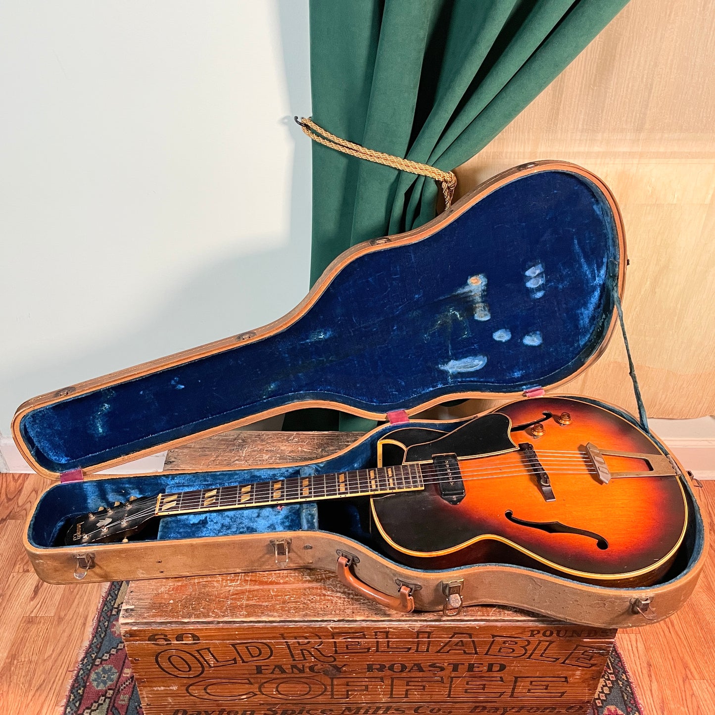 1955 Gibson ES-175 Hollowbody Electric Guitar Sunburst P-90 Pickup w/ HSC