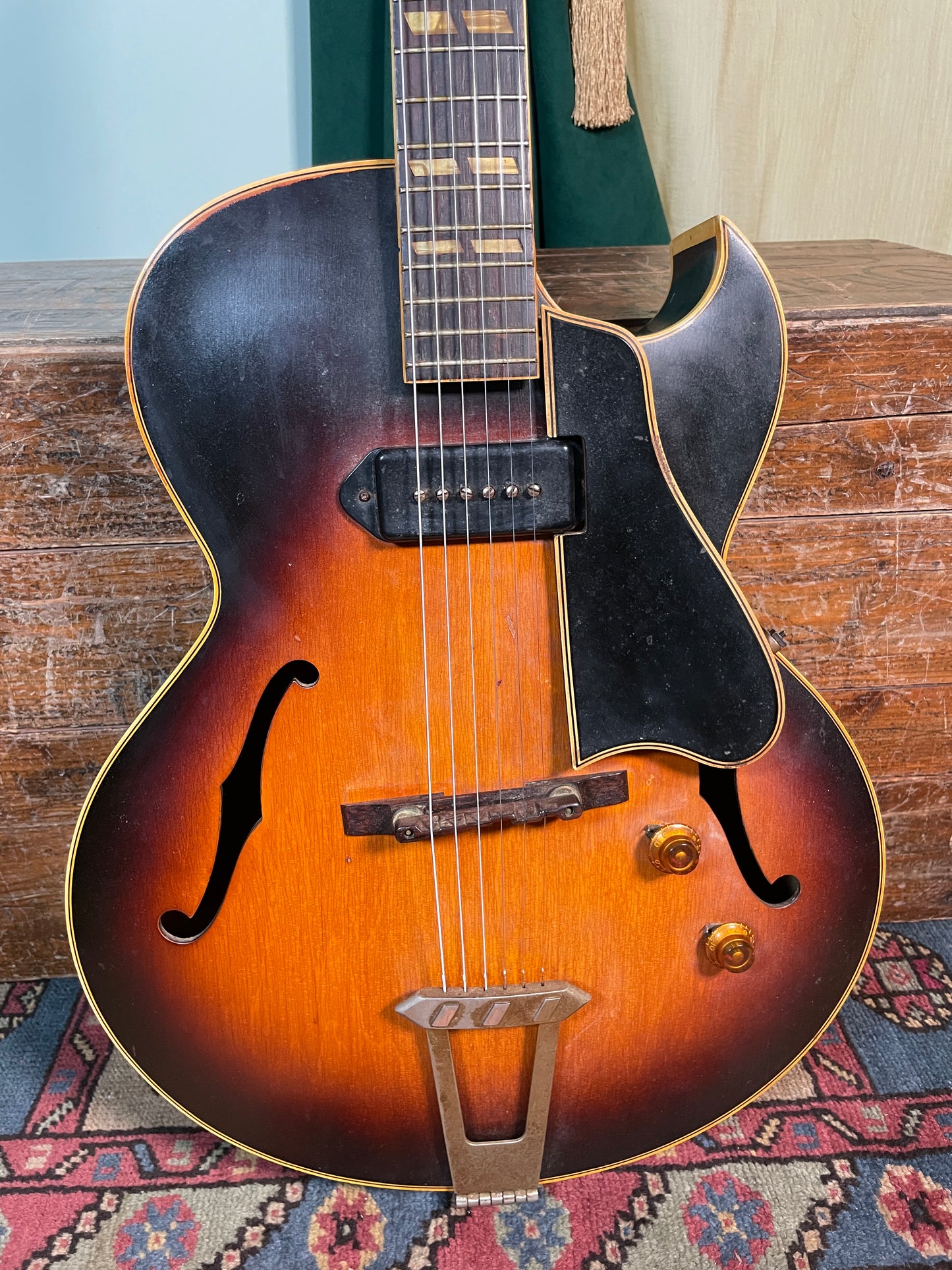 1955 Gibson ES-175 Hollowbody Electric Guitar Sunburst P-90 Pickup w/ HSC
